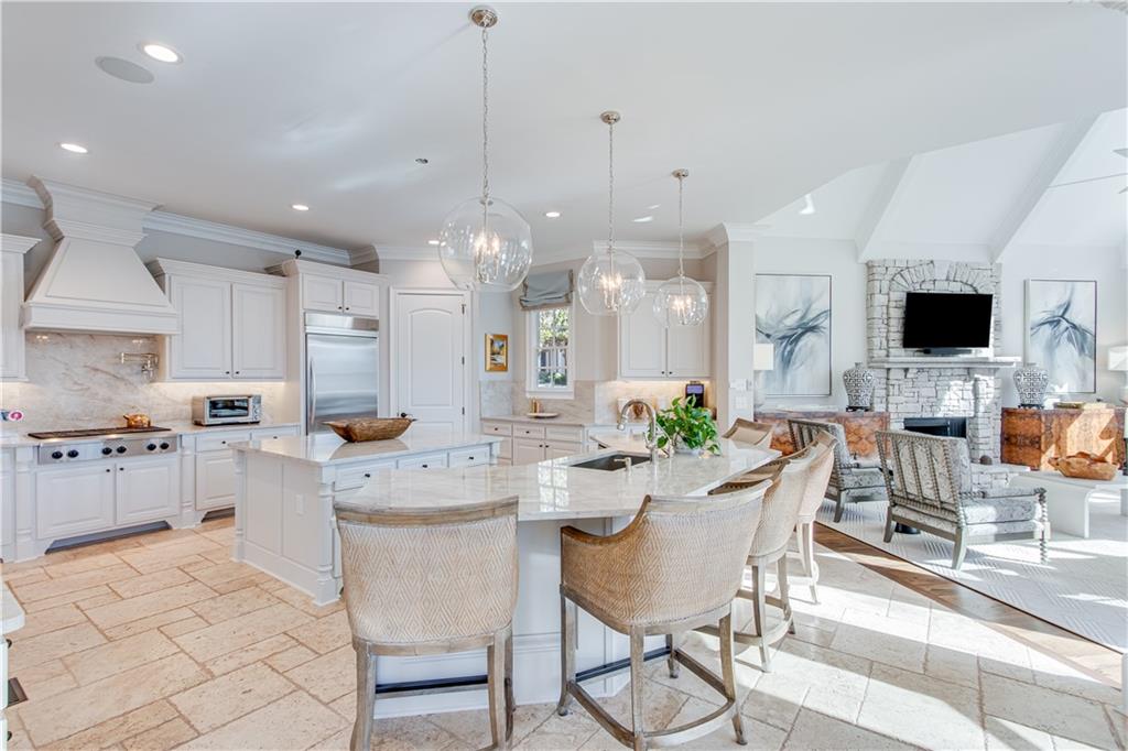 6226 Random Winds Bluff