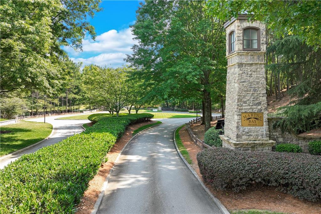 6226 Random Winds Bluff