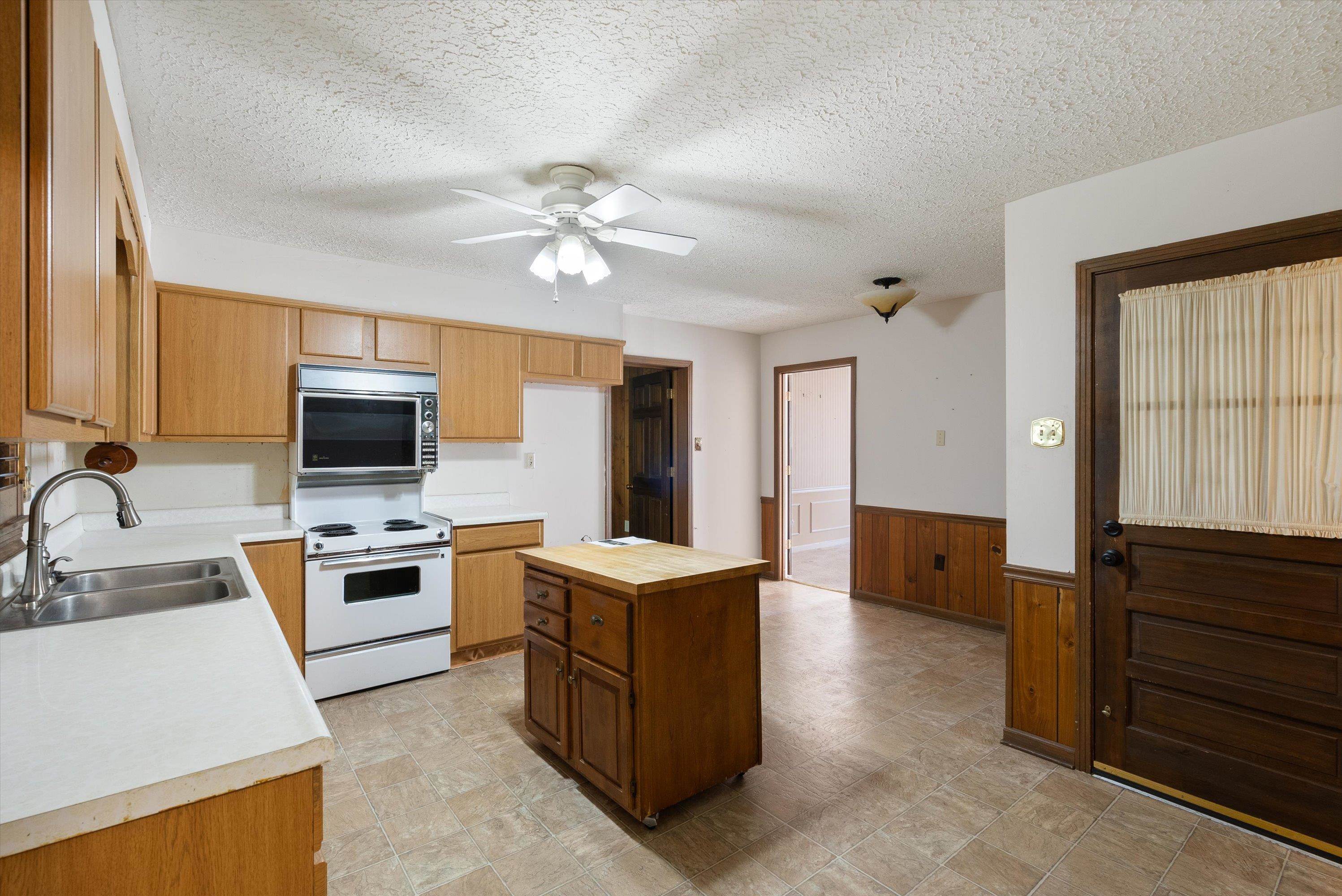 1695 OLD MILL RD
