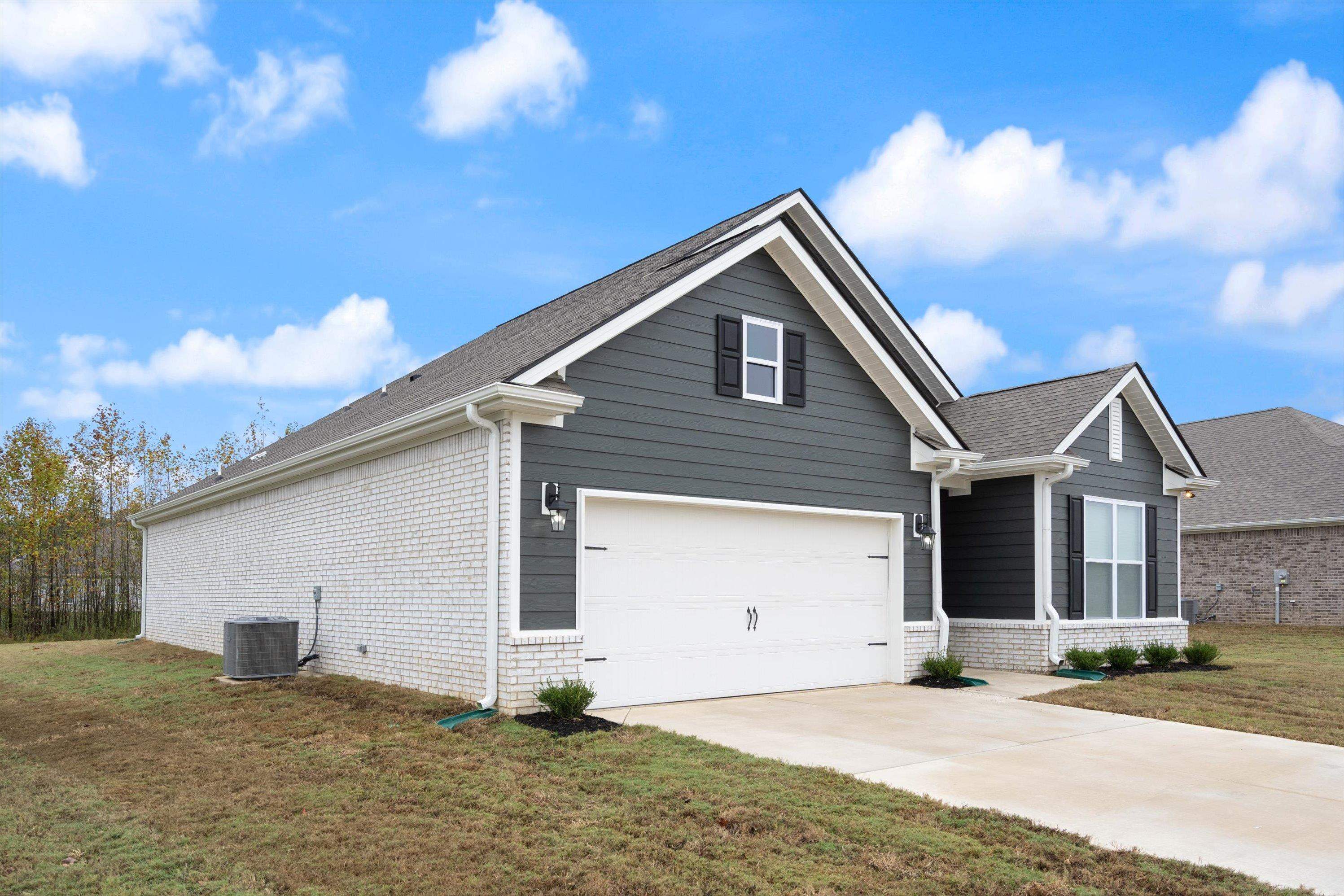 555 WINDEMERE LOOP