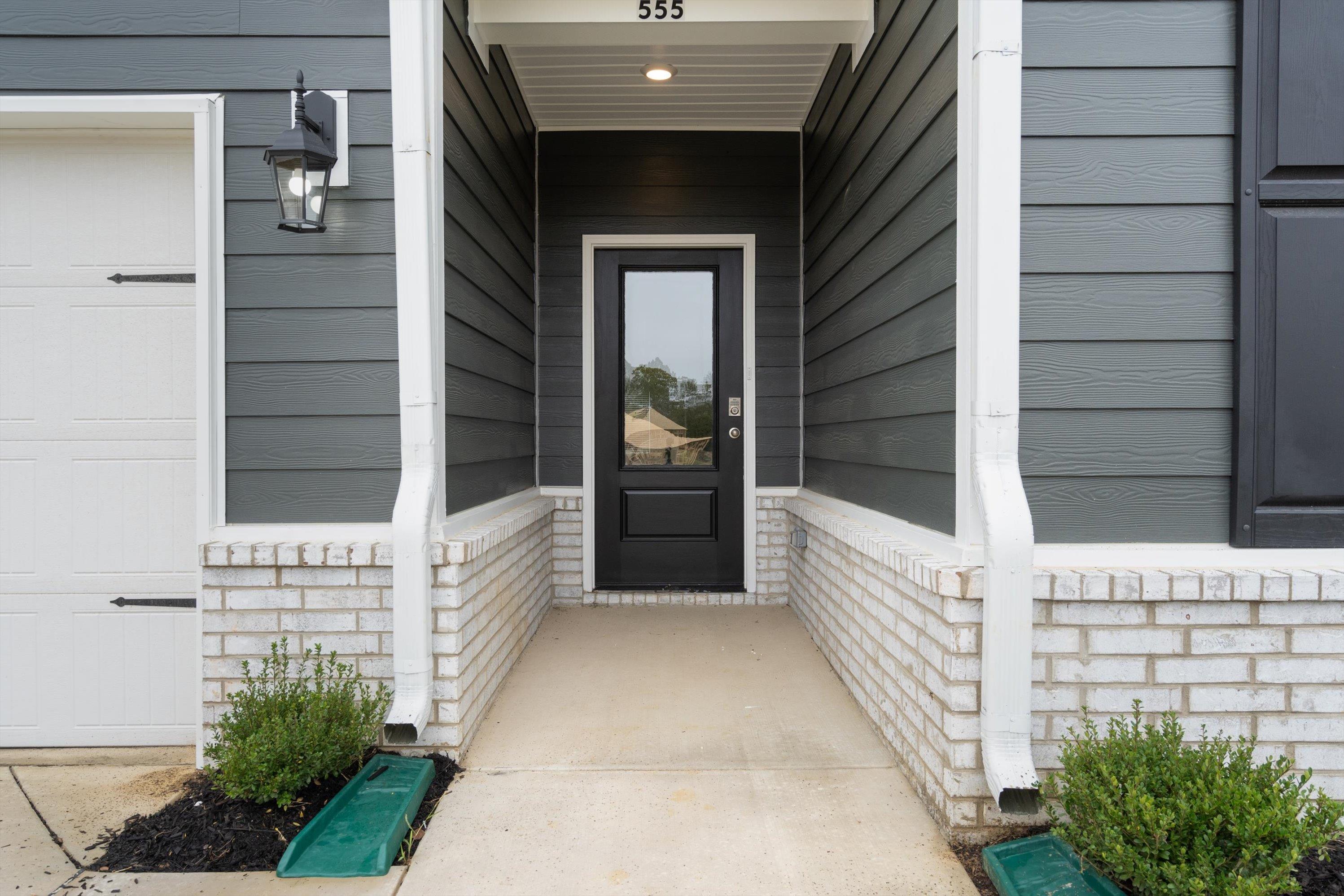 555 WINDEMERE LOOP