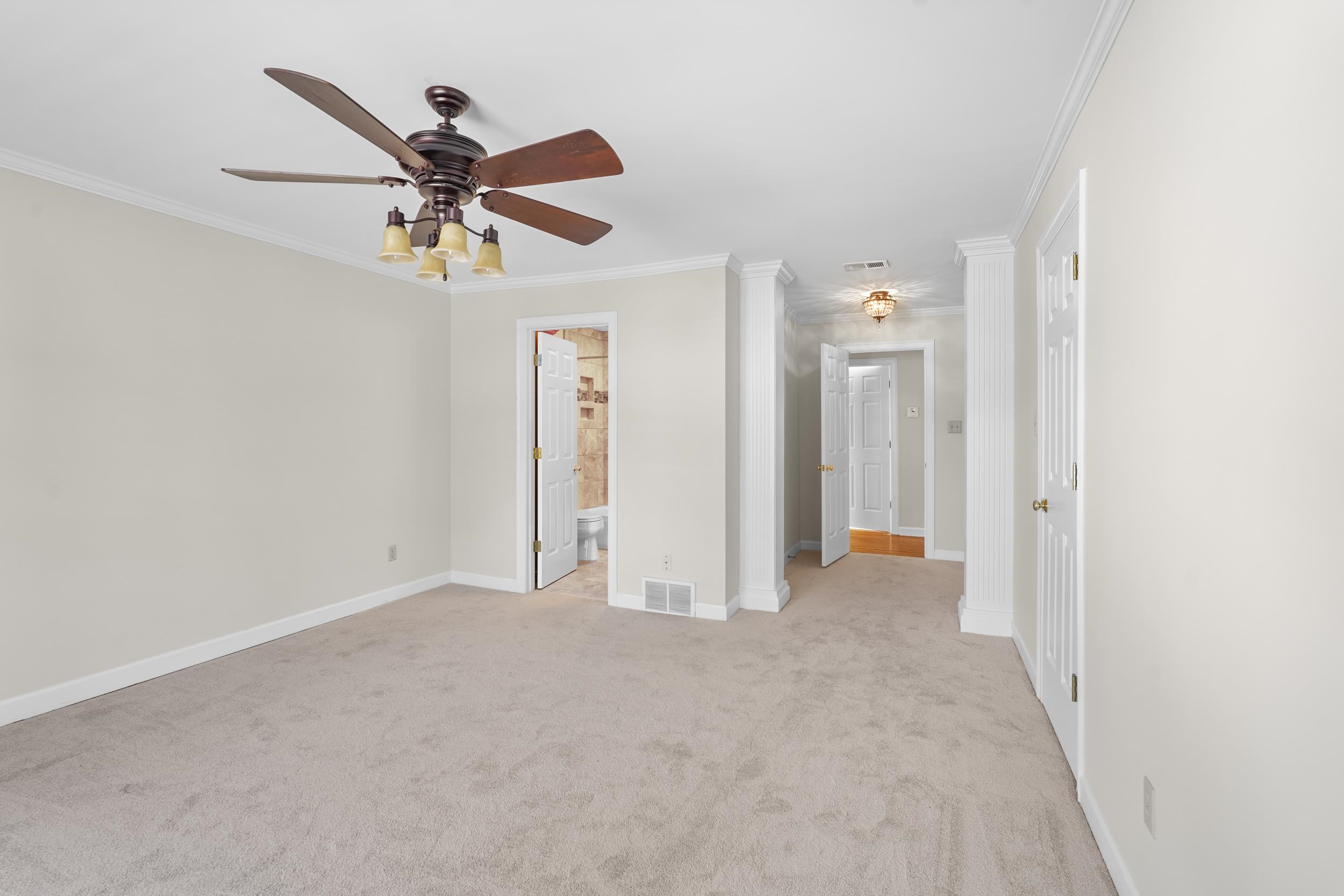 2198 DOGWOOD OAKS DR