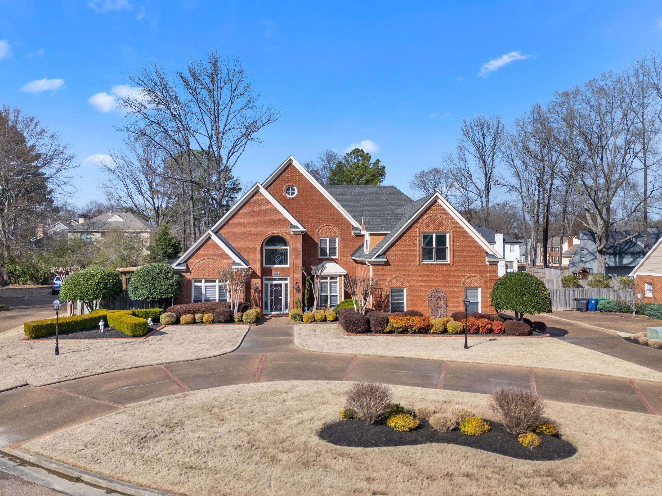2198 DOGWOOD OAKS DR