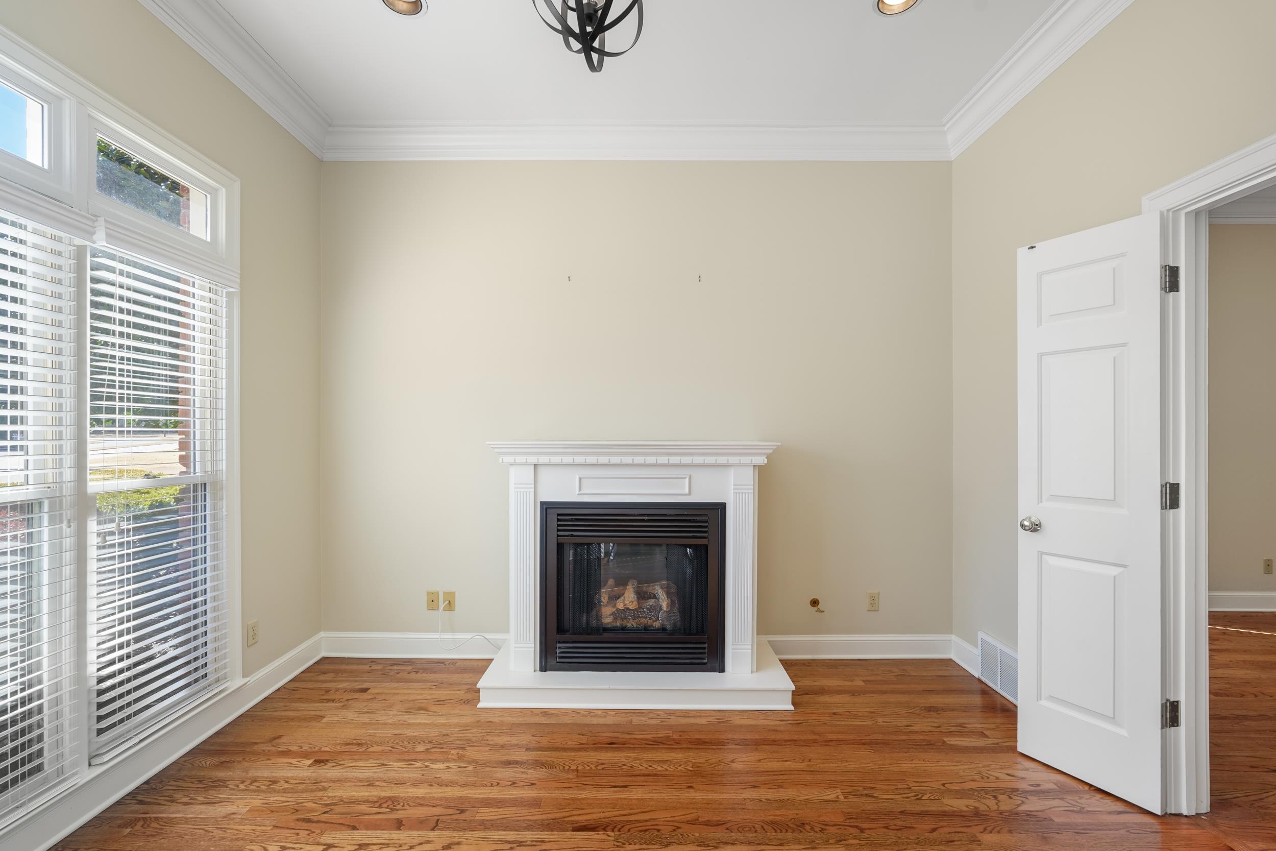 2198 DOGWOOD OAKS DR