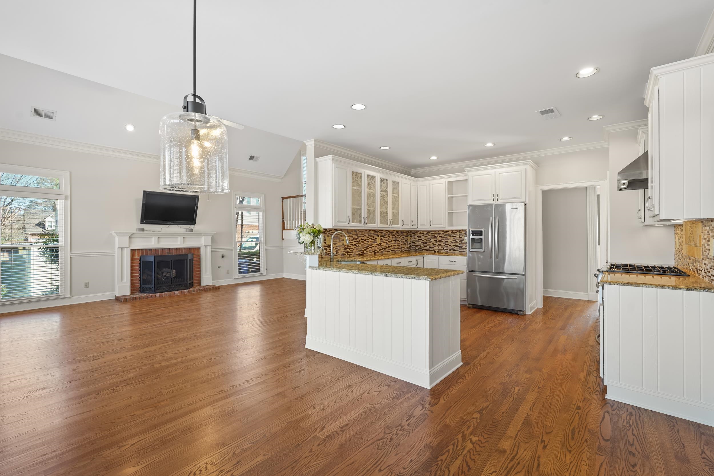 2198 DOGWOOD OAKS DR