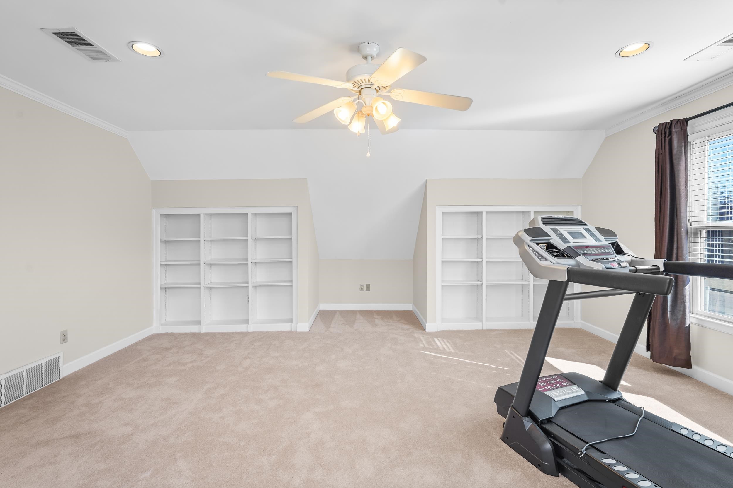 2198 DOGWOOD OAKS DR