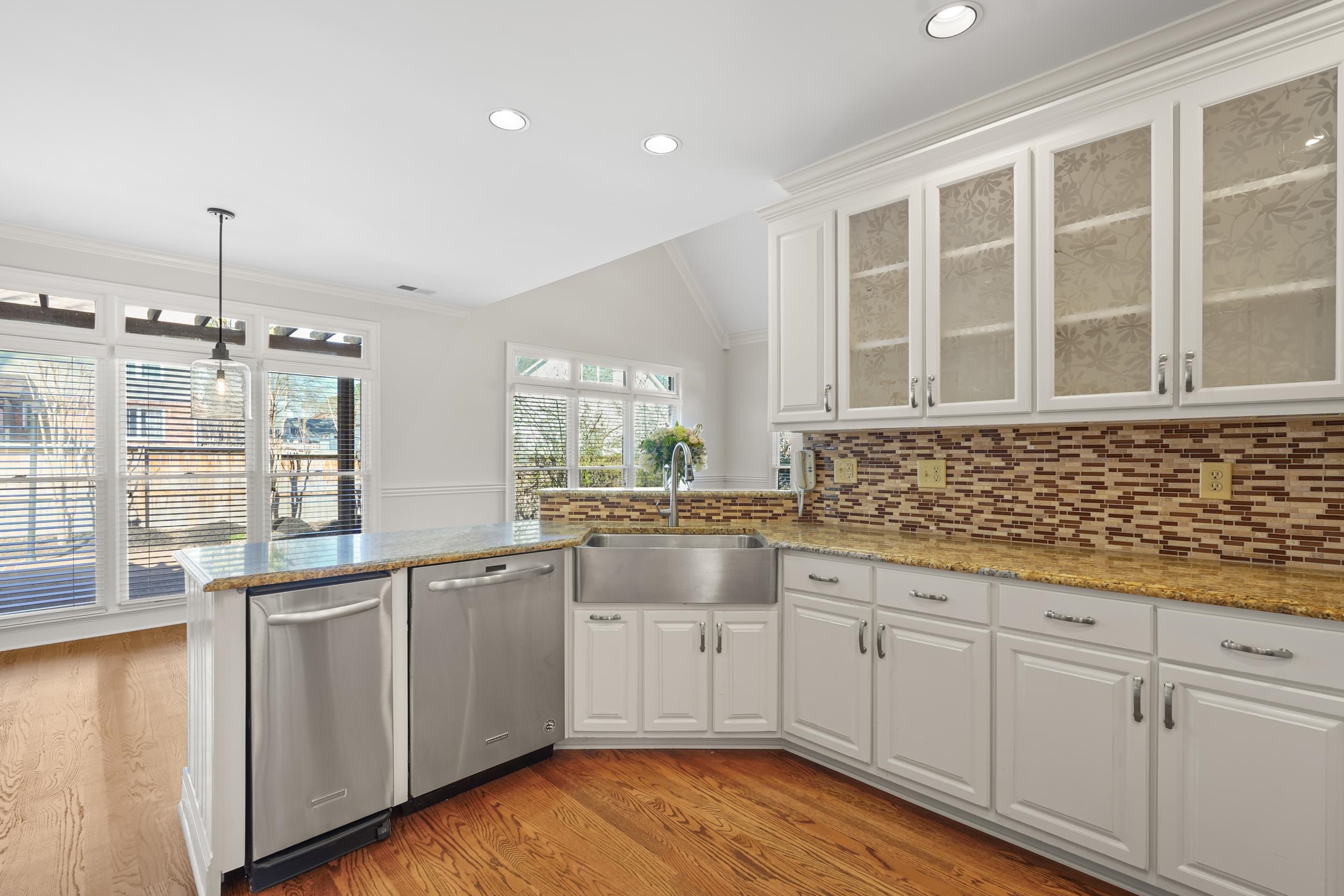 2198 DOGWOOD OAKS DR