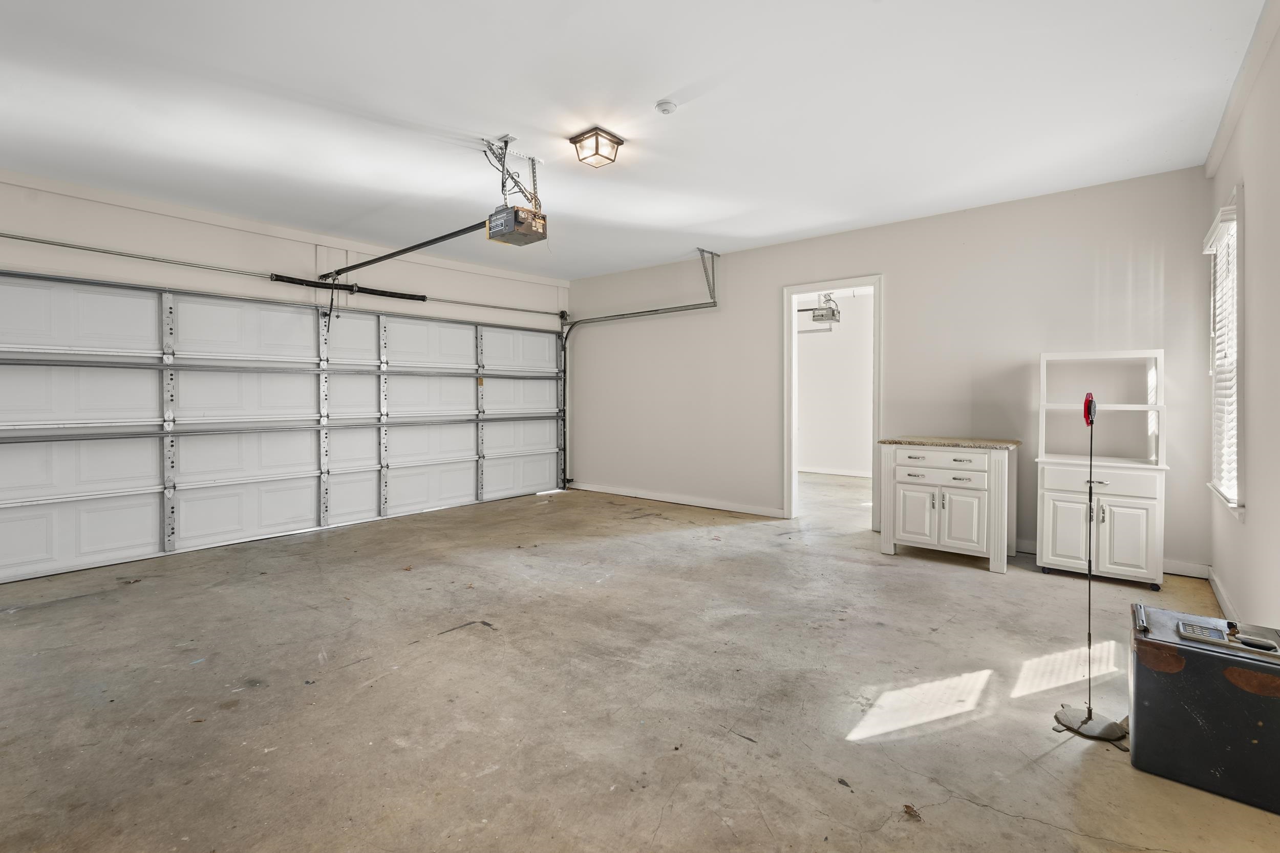 2198 DOGWOOD OAKS DR