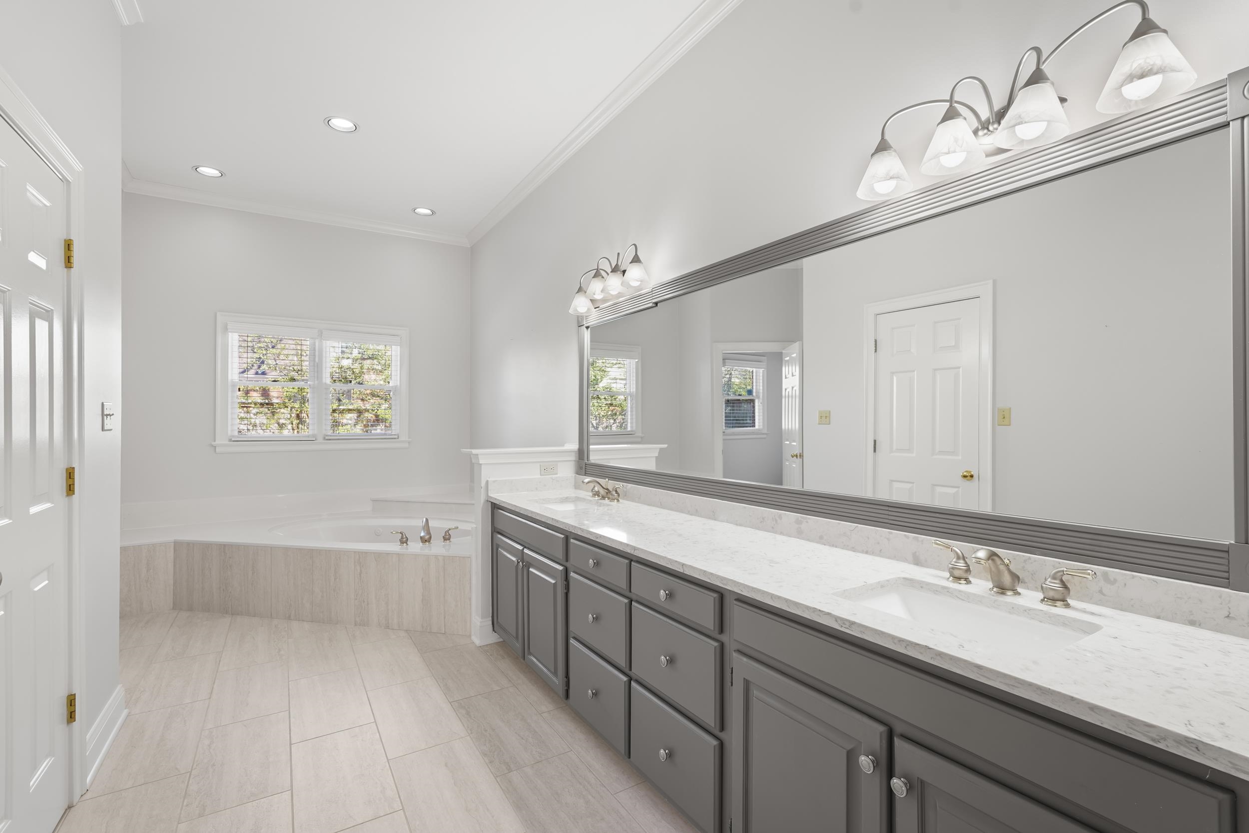 2198 DOGWOOD OAKS DR