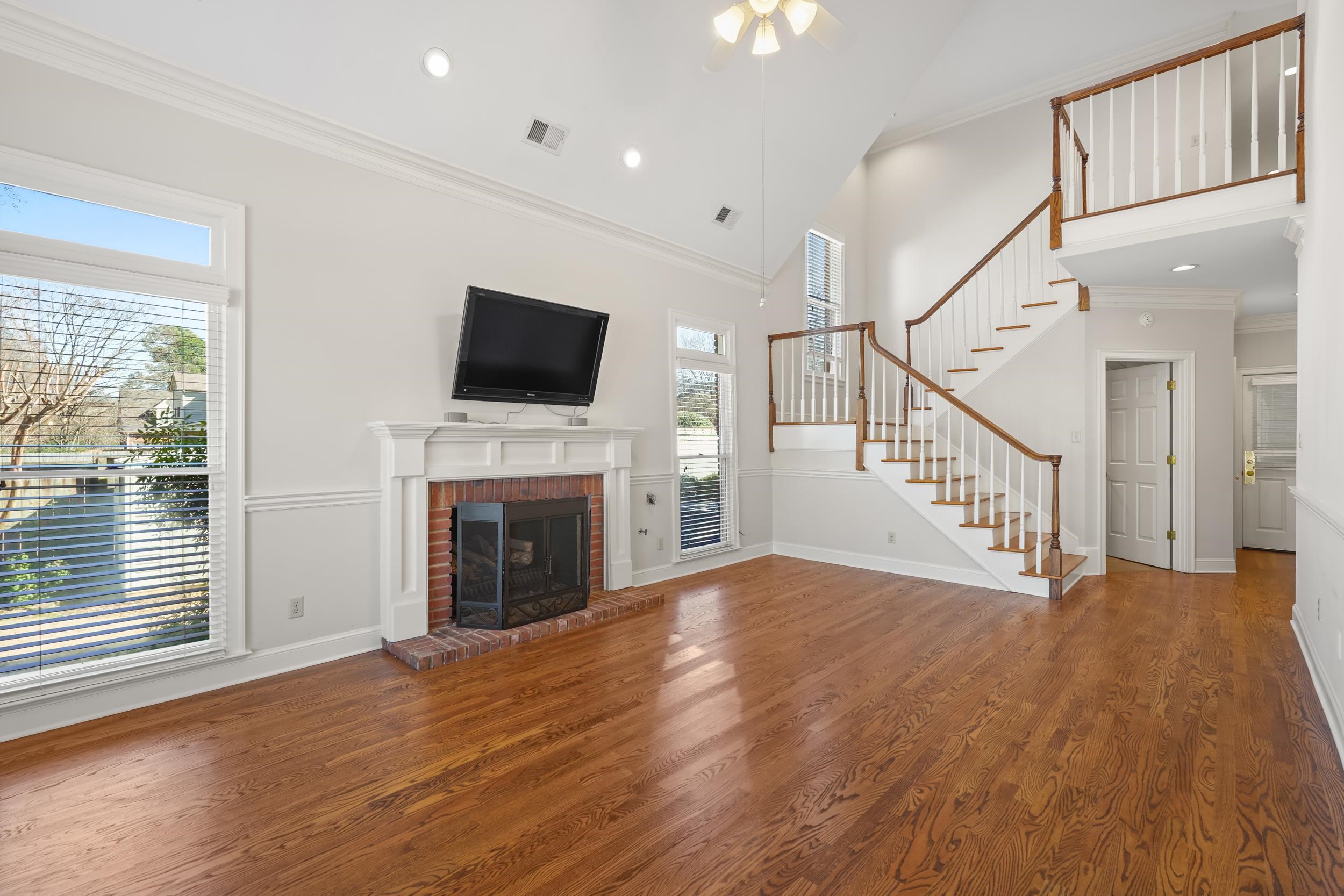 2198 DOGWOOD OAKS DR