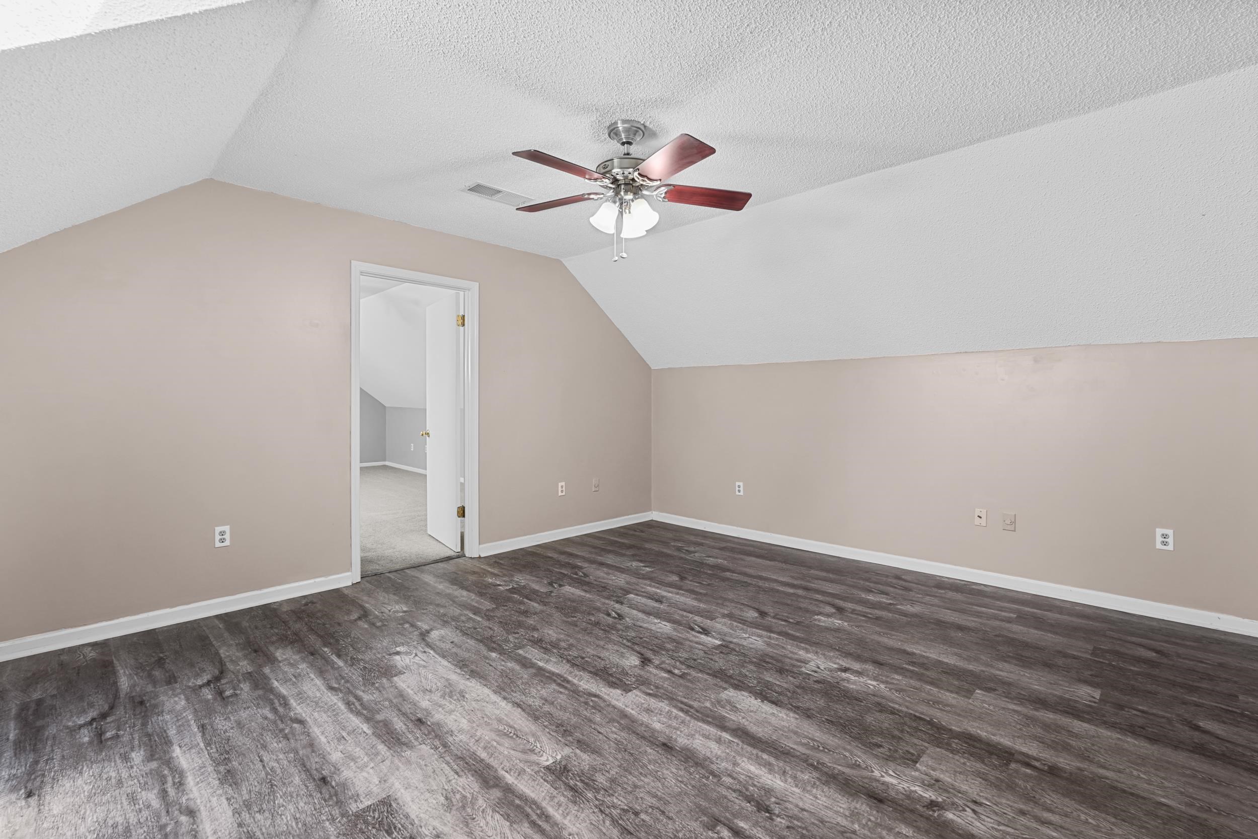 3111 MARY NANCY CV