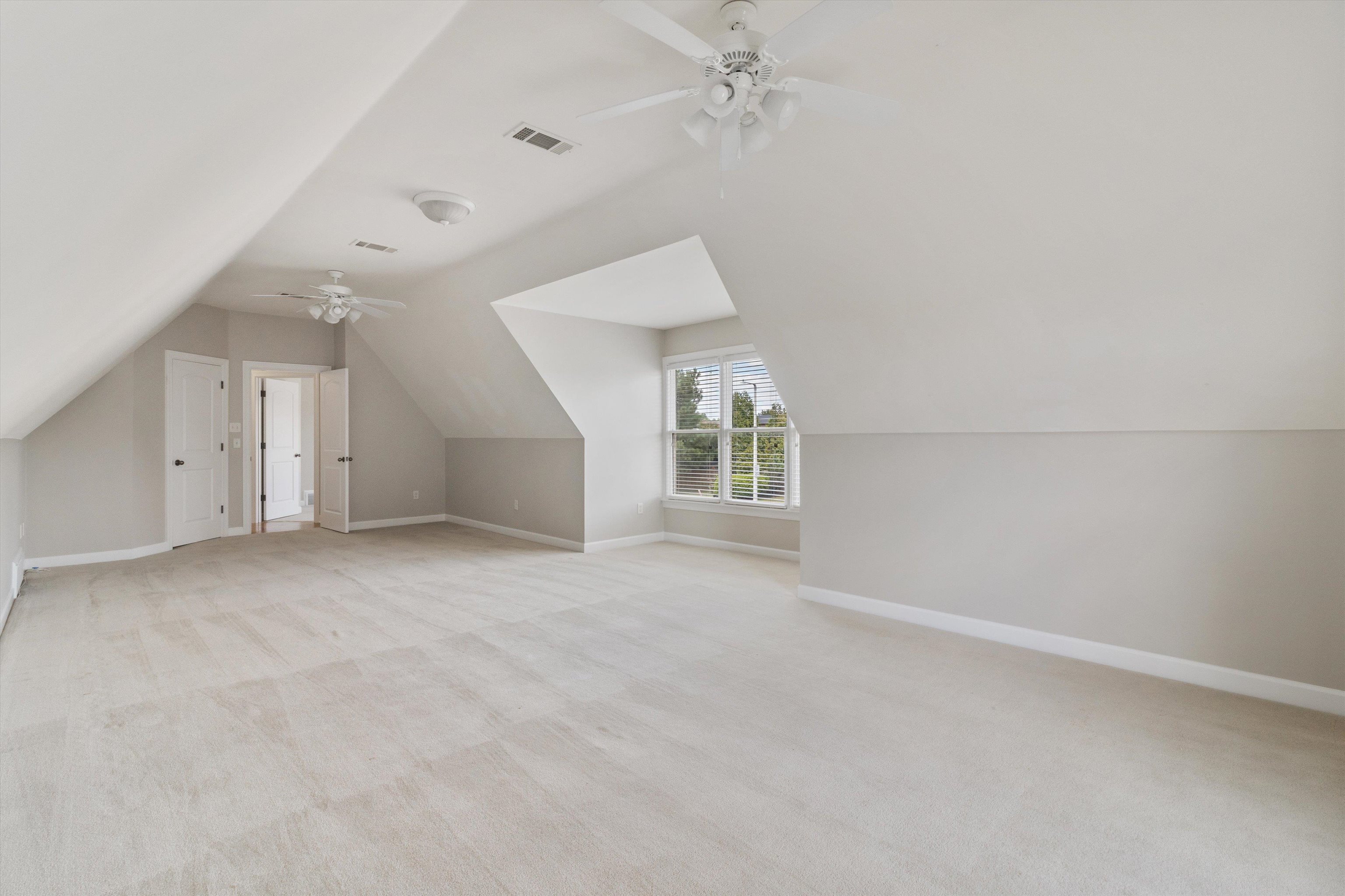 1743 MOSSY OAK LN