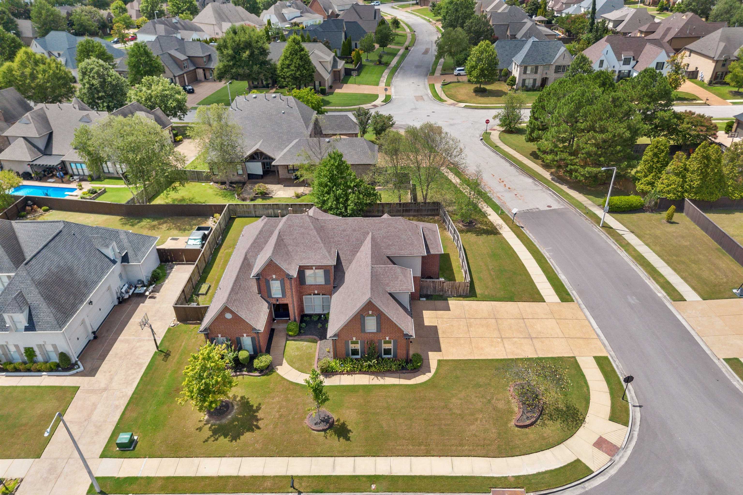 1743 MOSSY OAK LN