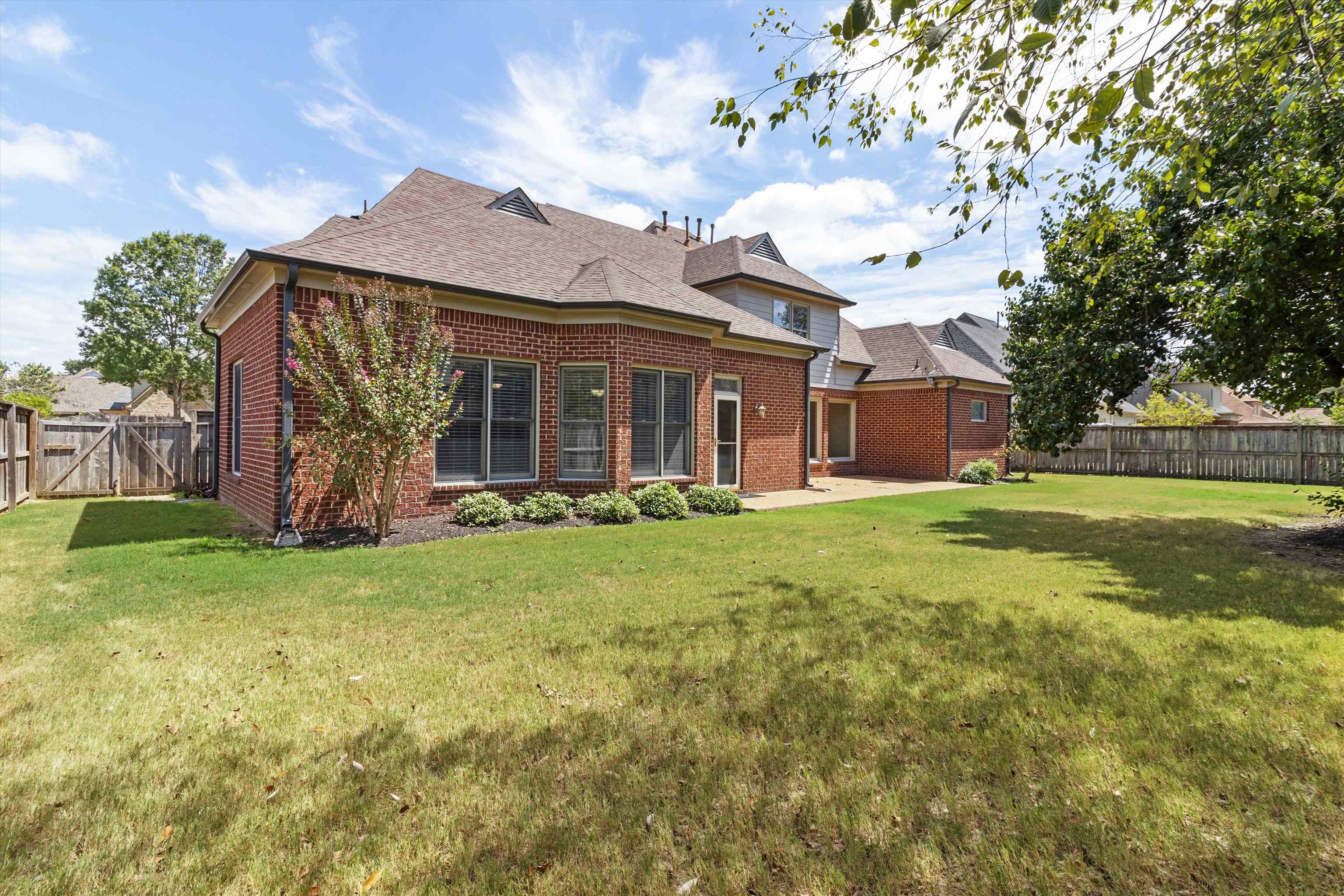 1743 MOSSY OAK LN