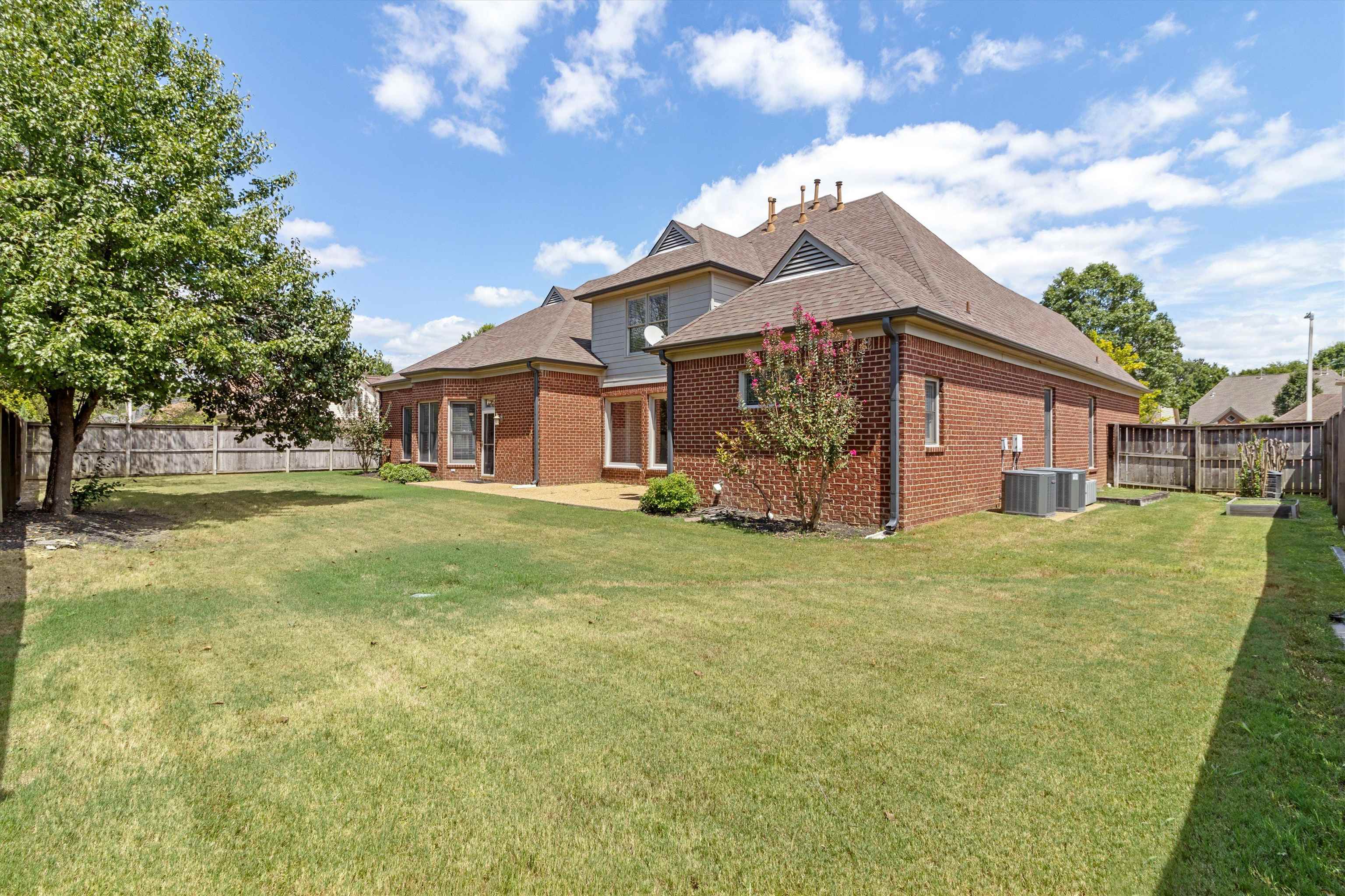 1743 MOSSY OAK LN