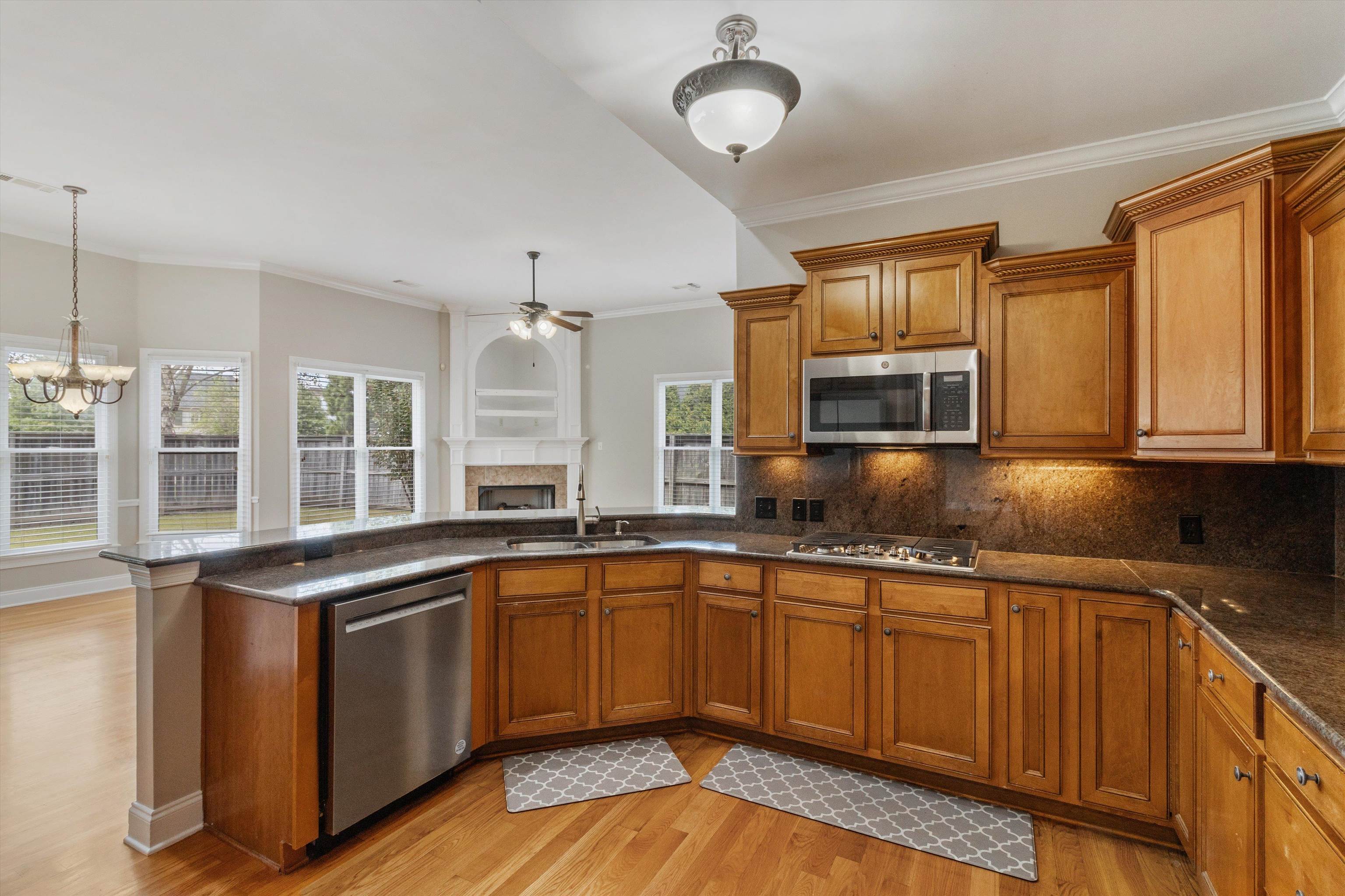 1743 MOSSY OAK LN