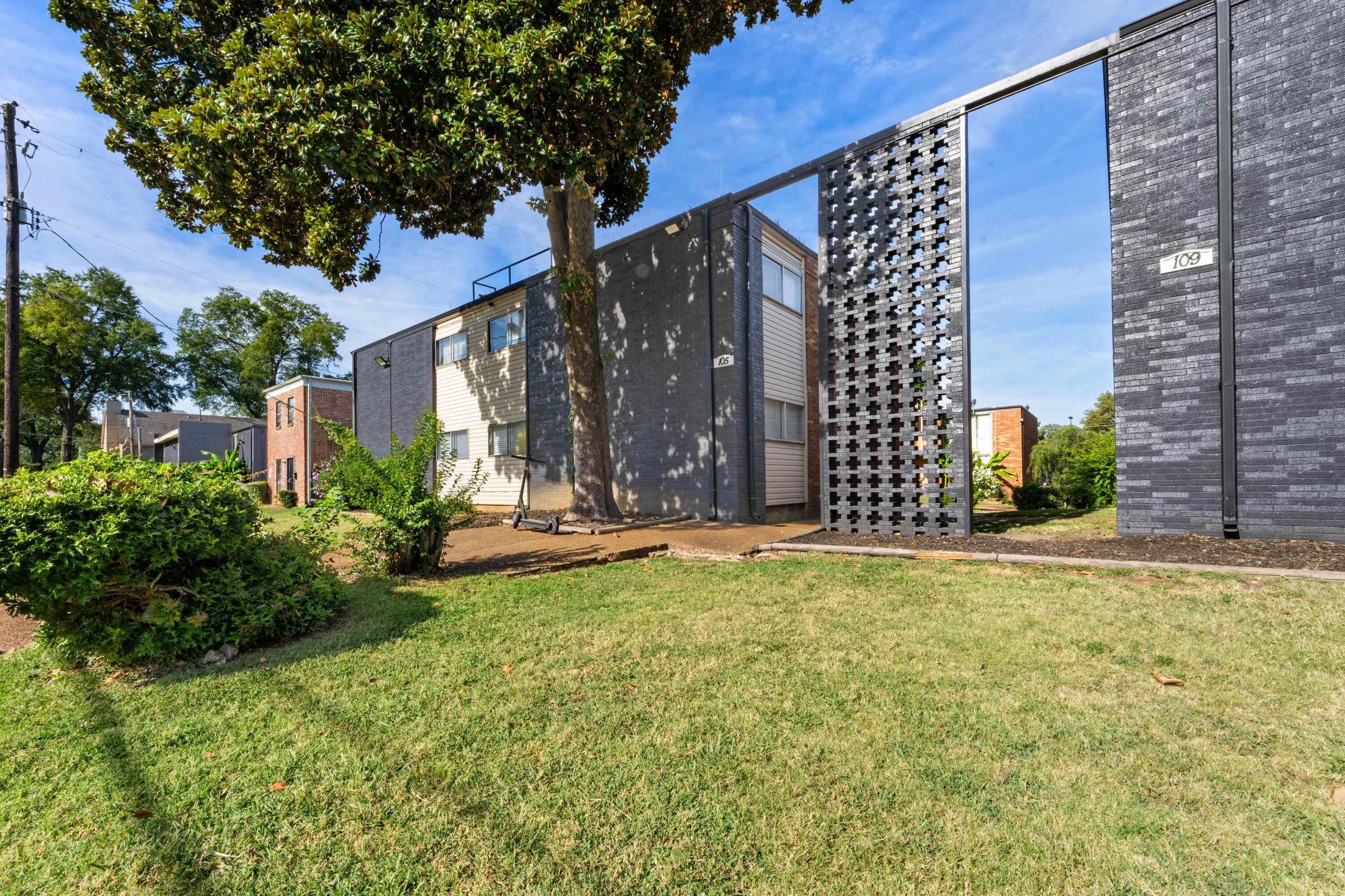 105 N BELVEDERE BLVD Unit: 6