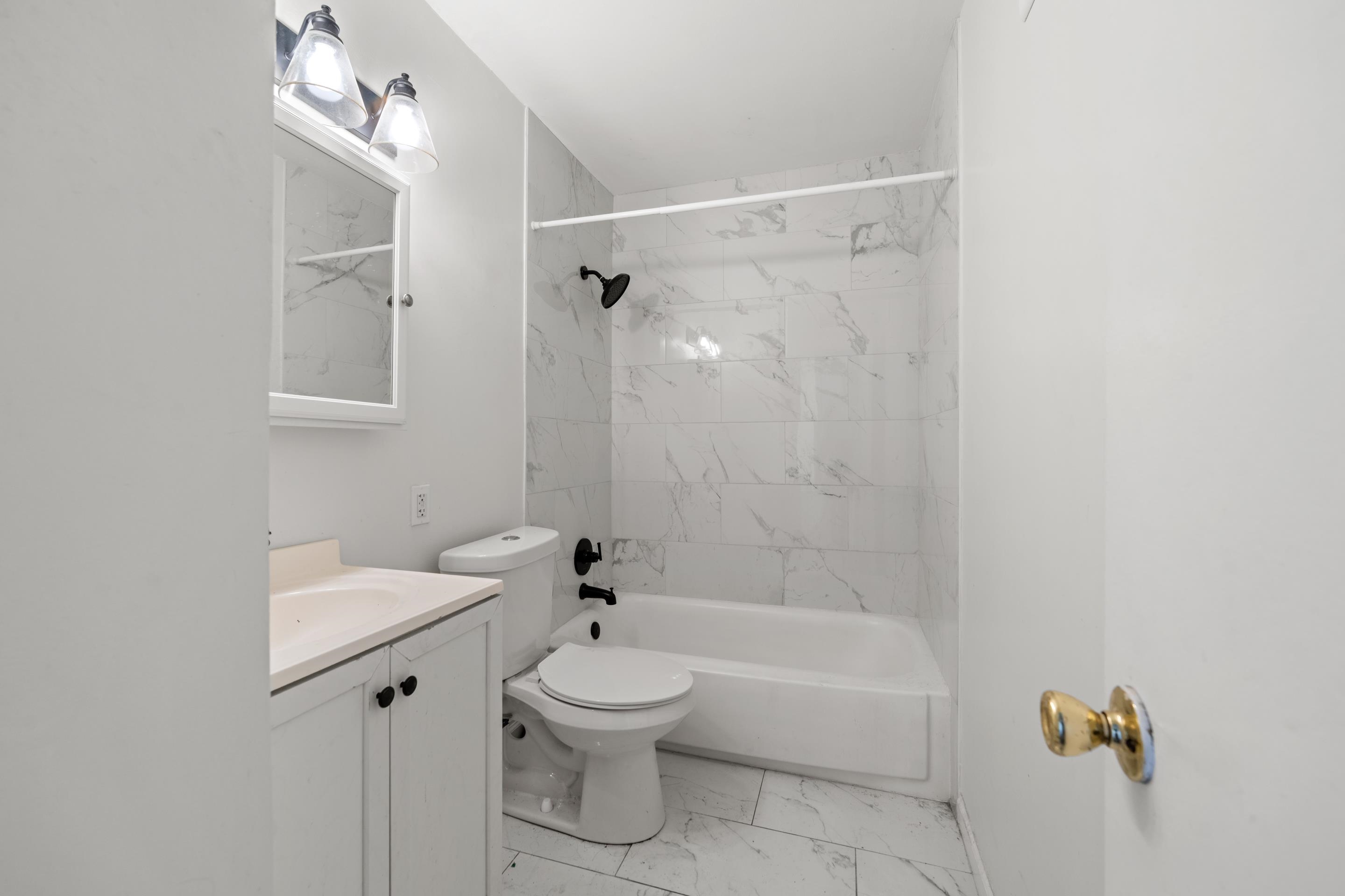 105 N BELVEDERE BLVD Unit: 6
