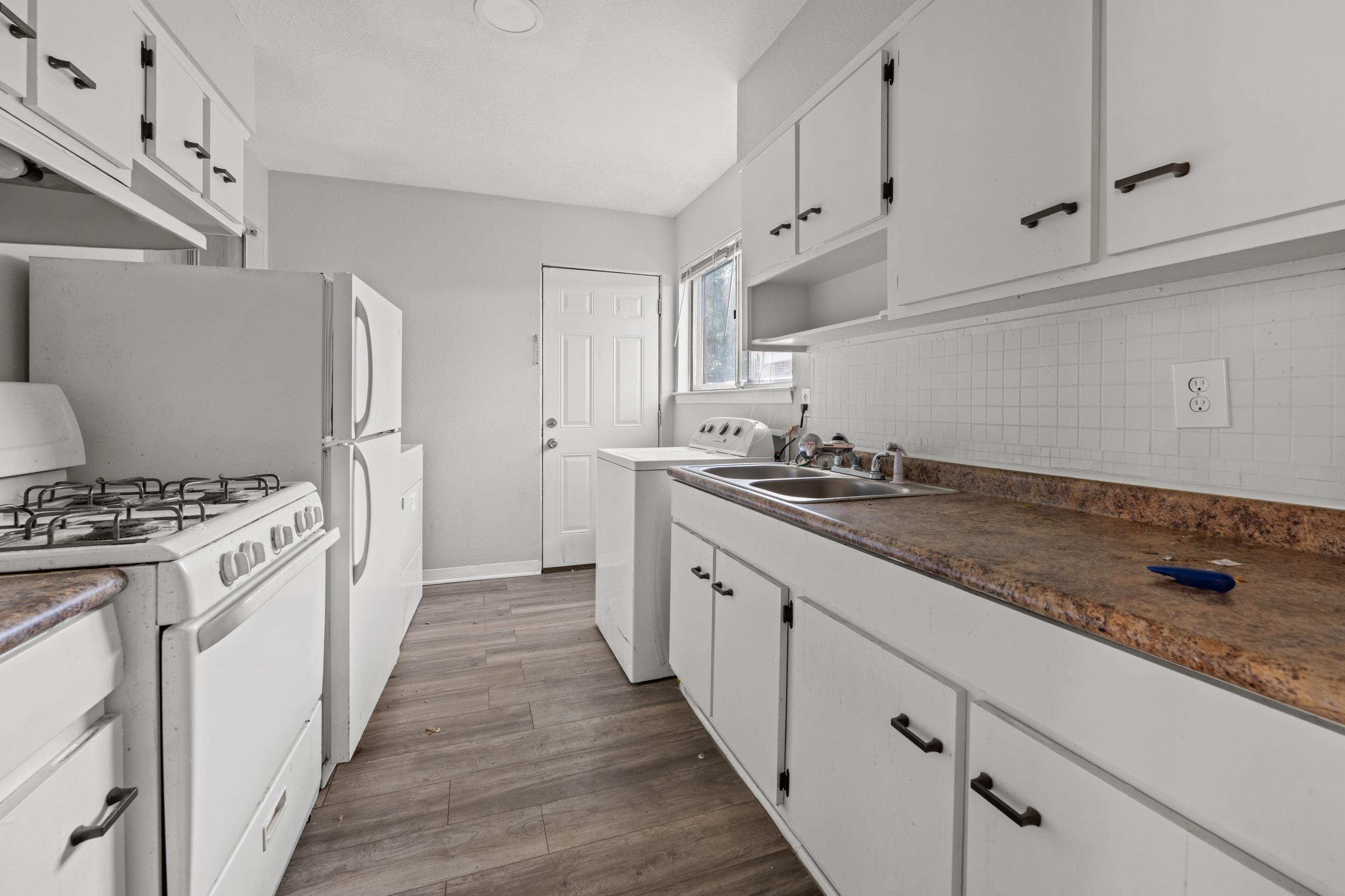 105 N BELVEDERE BLVD Unit: 6