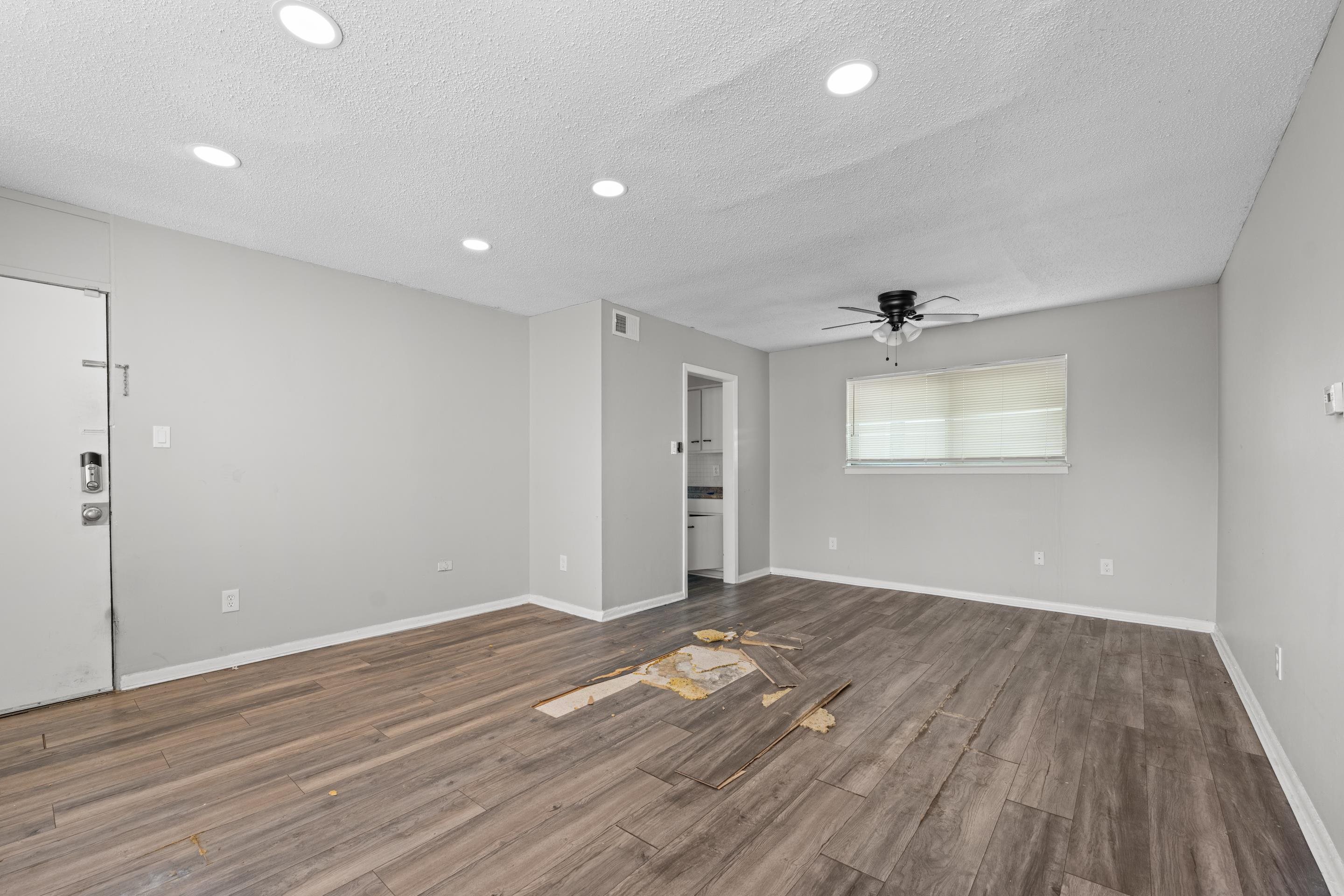 105 N BELVEDERE BLVD Unit: 6