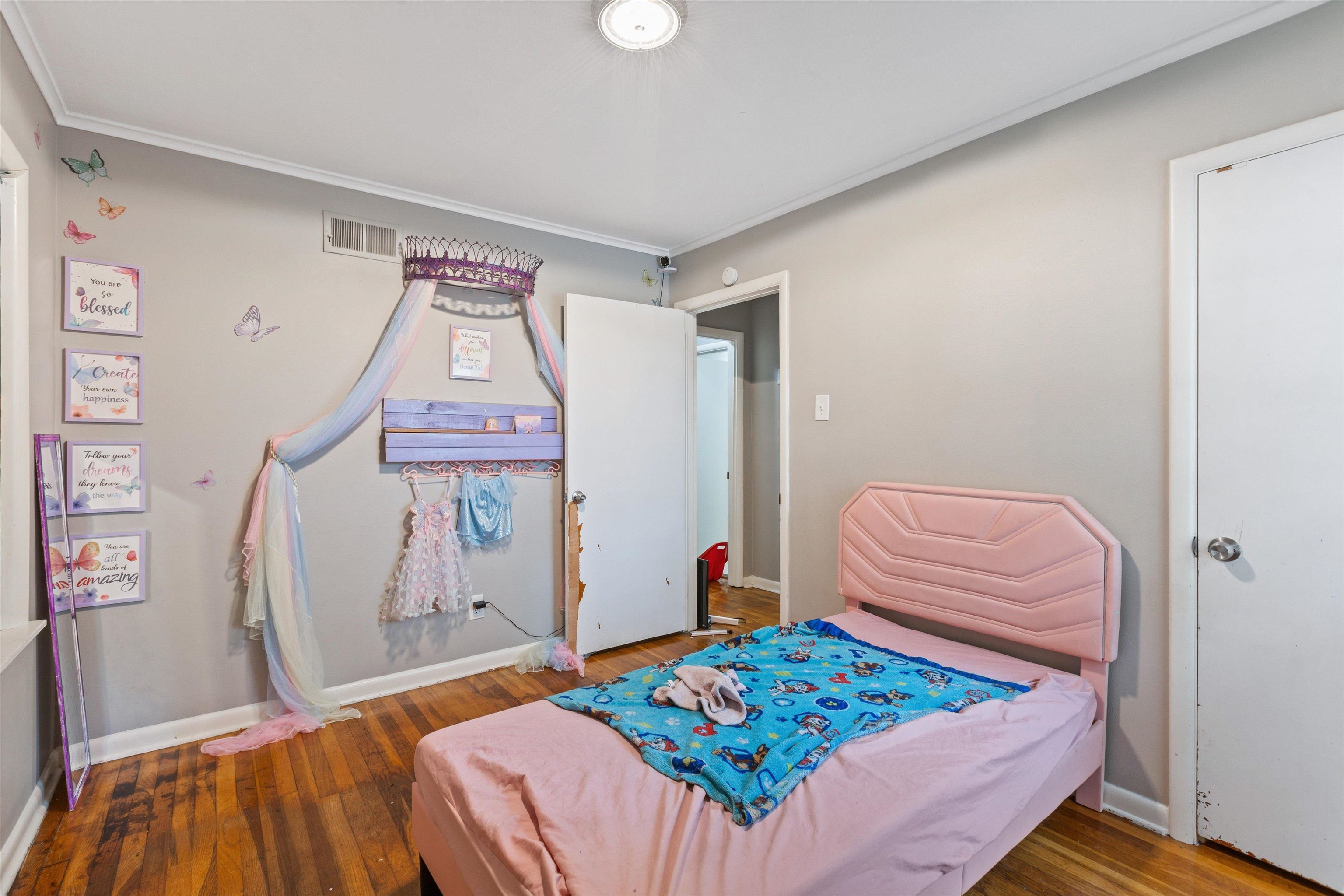 1776 DORRIE LN