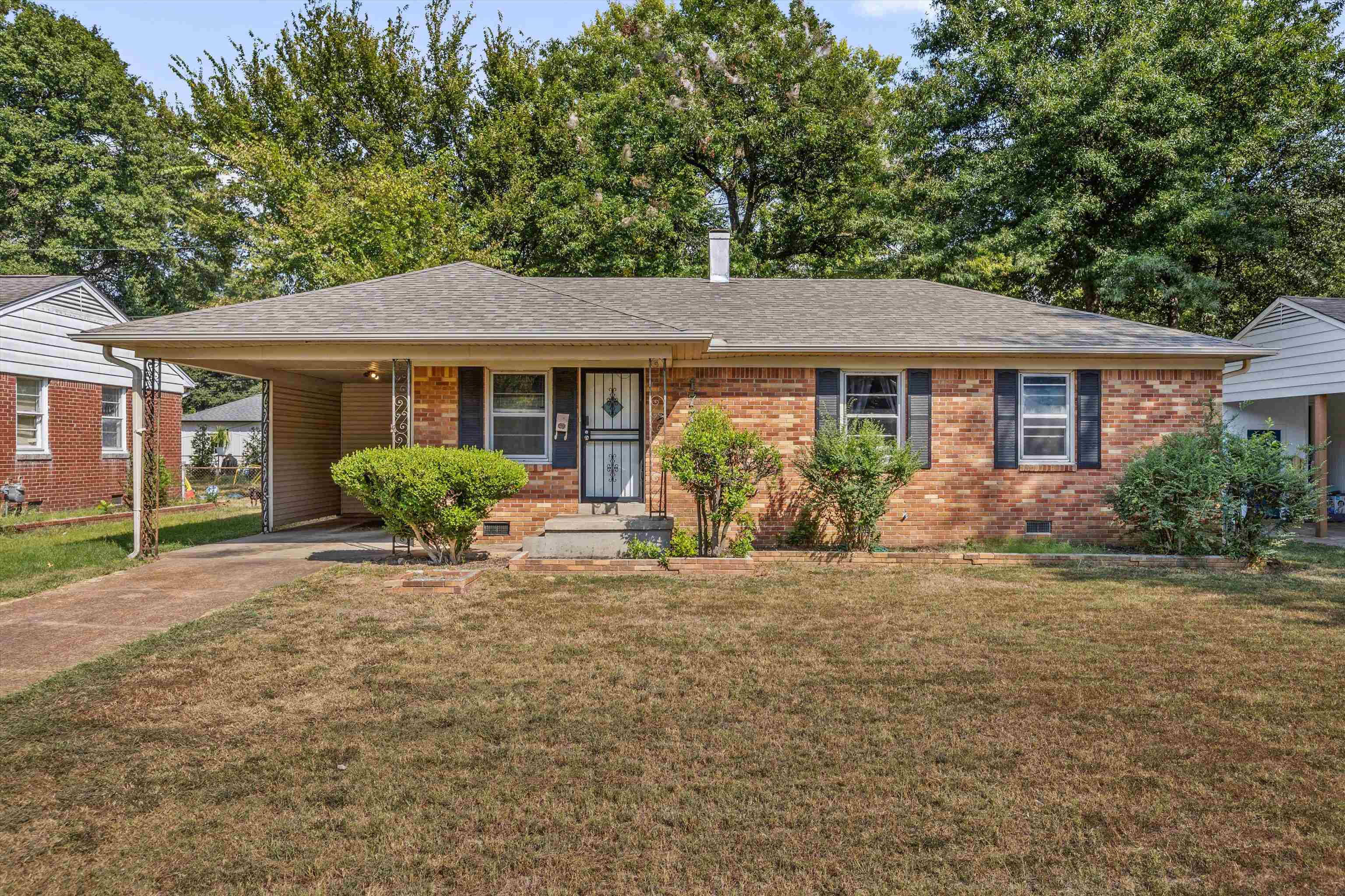 1776 DORRIE LN