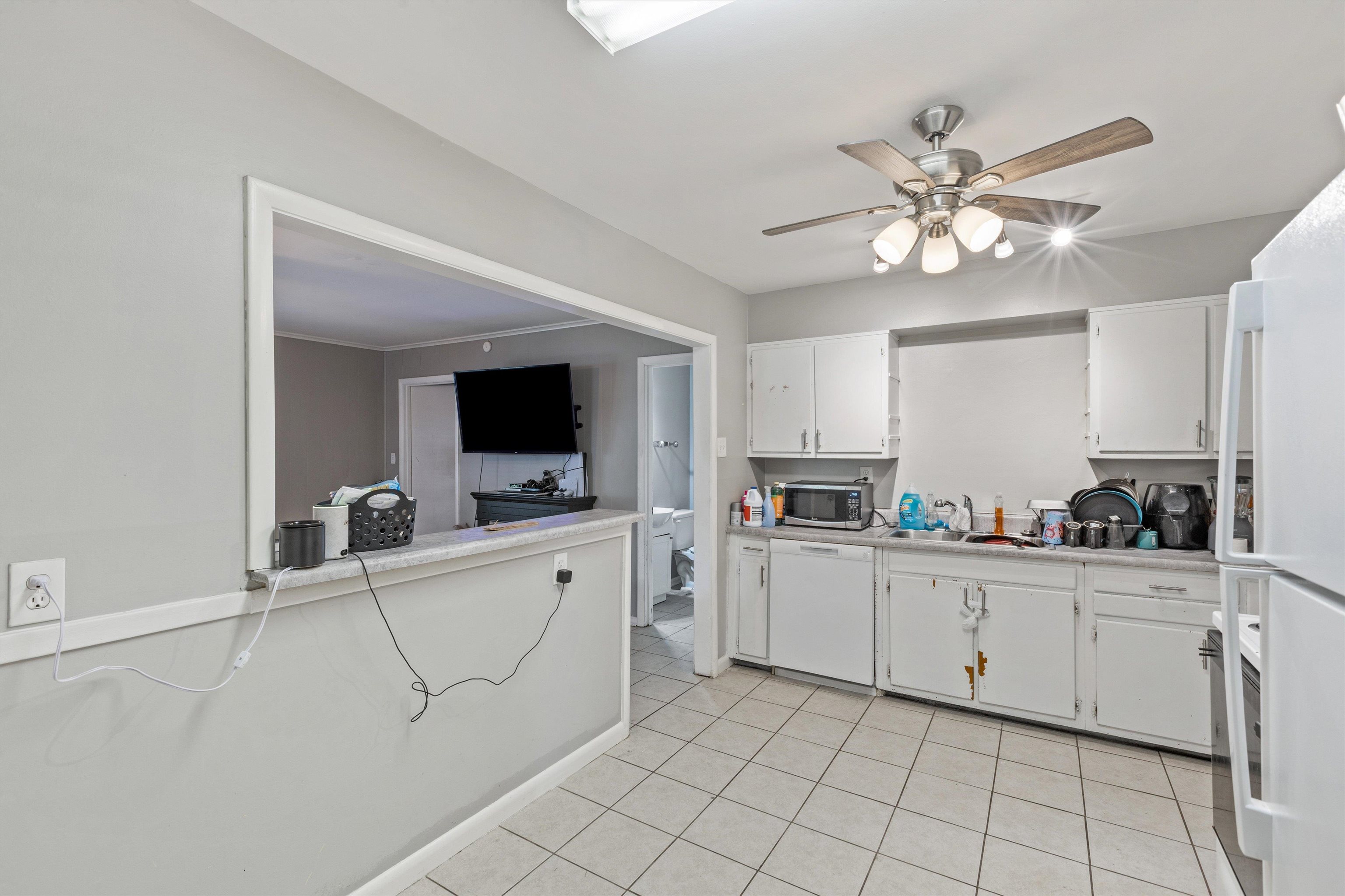 1776 DORRIE LN