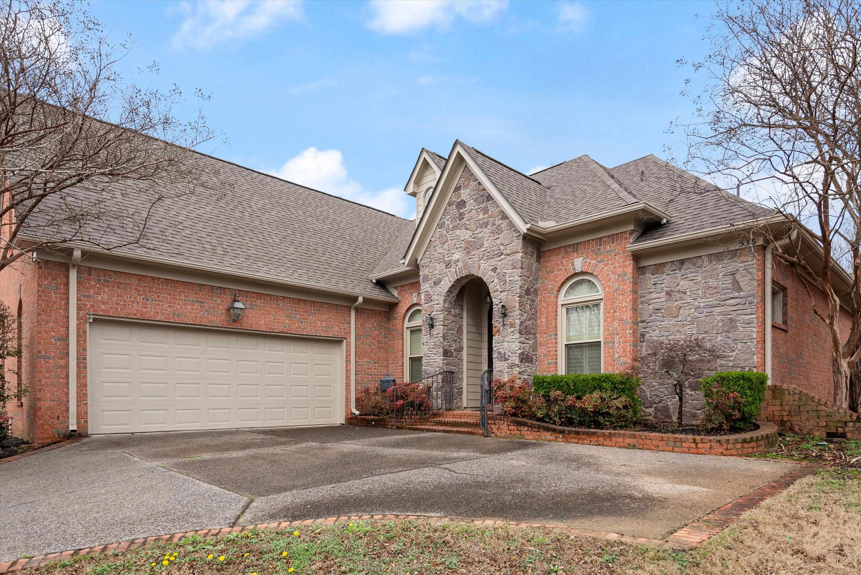 536 WARWICK WILLOW LN