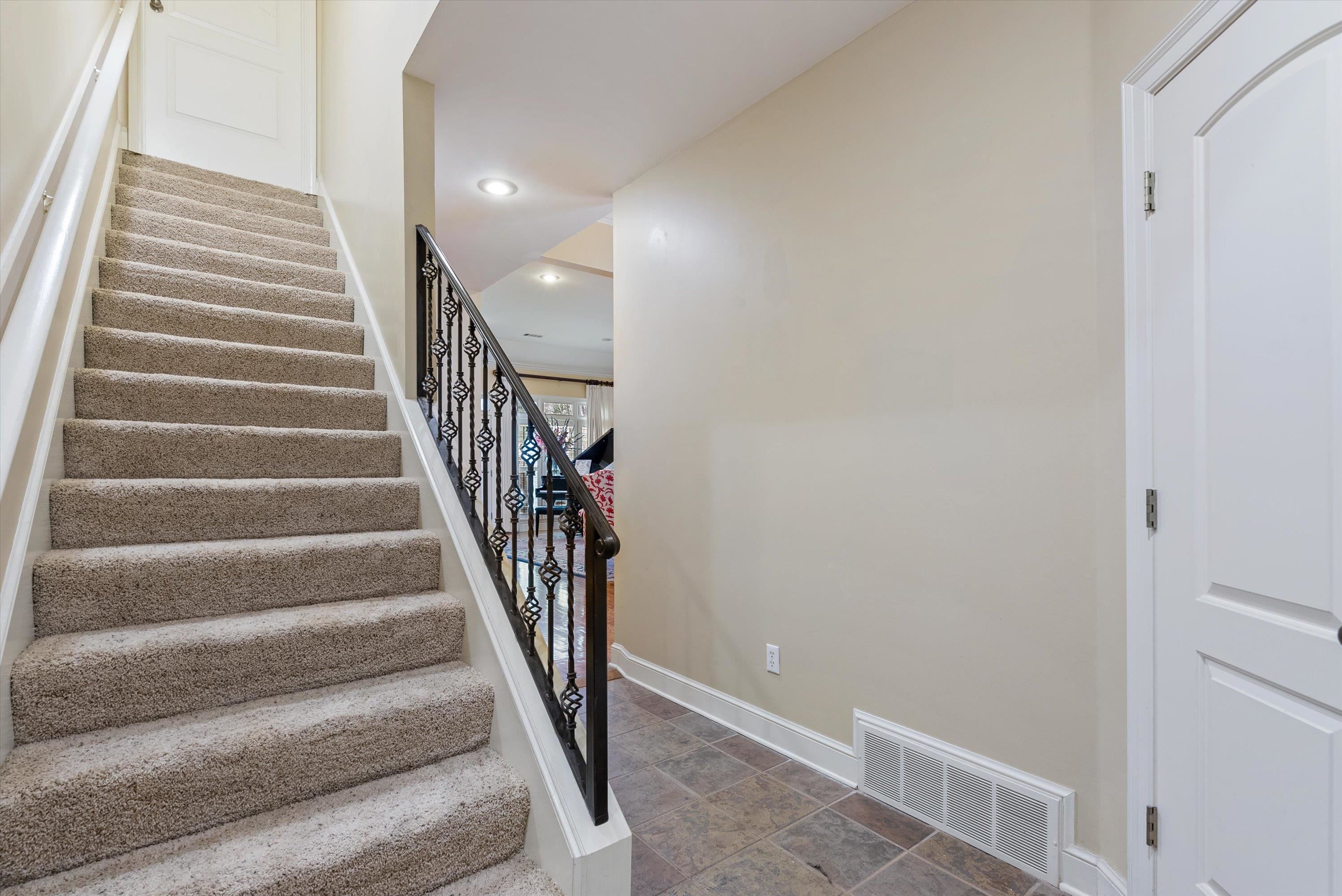 536 WARWICK WILLOW LN