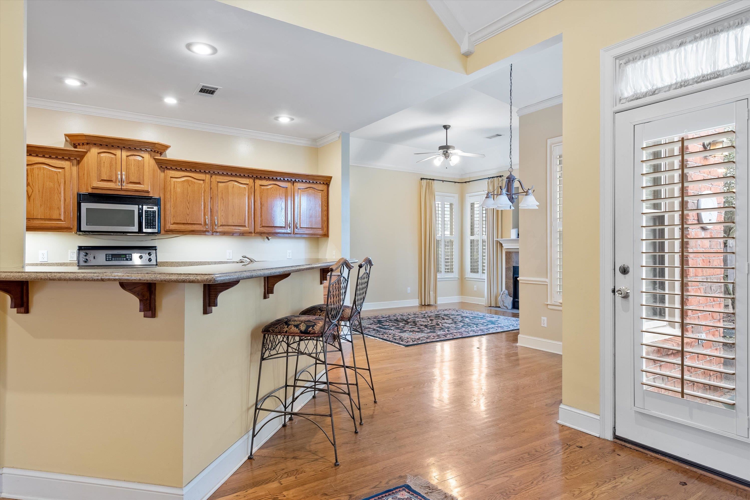 536 WARWICK WILLOW LN