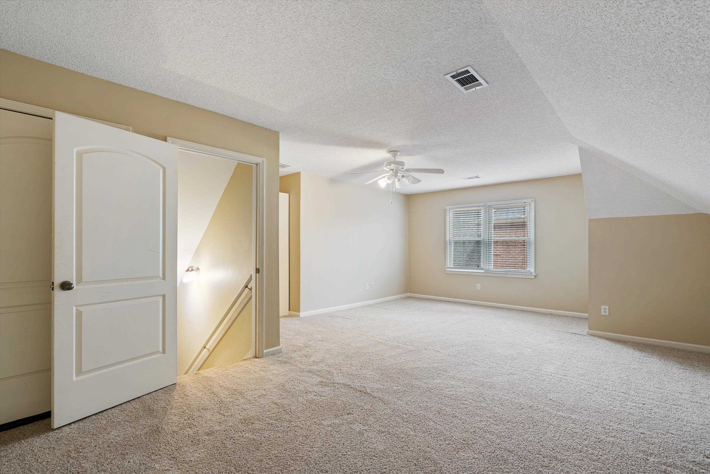 536 WARWICK WILLOW LN