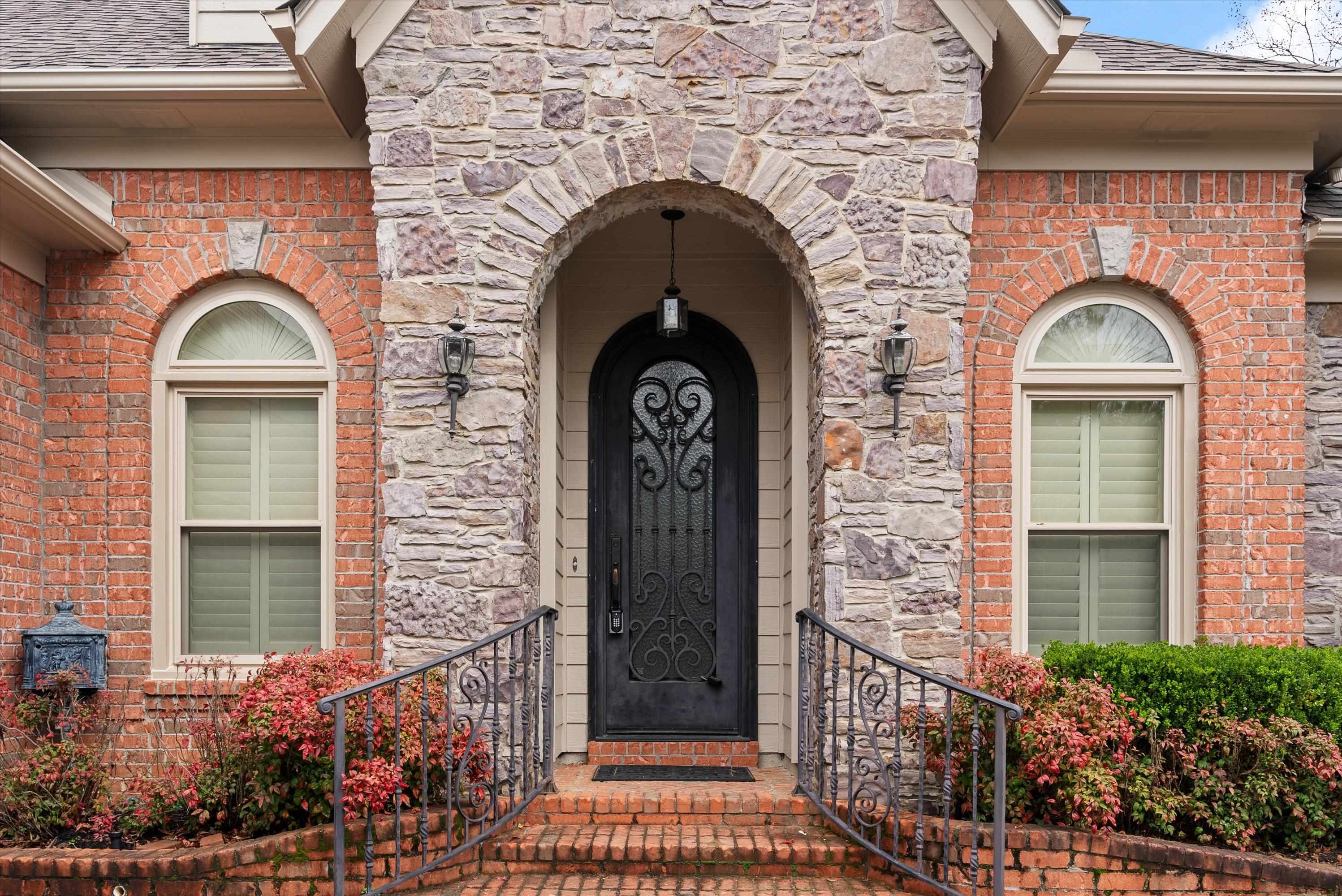 536 WARWICK WILLOW LN