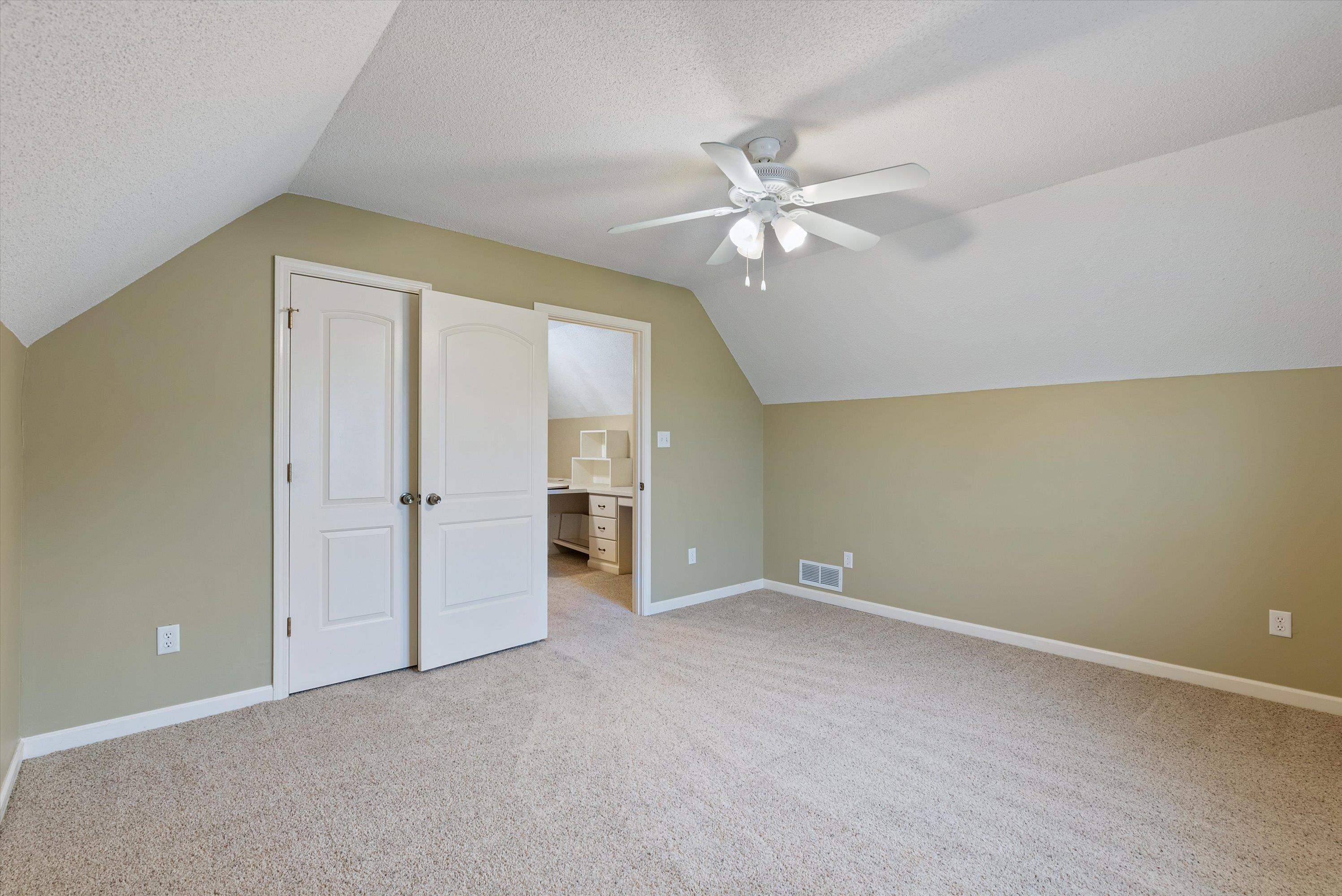 536 WARWICK WILLOW LN