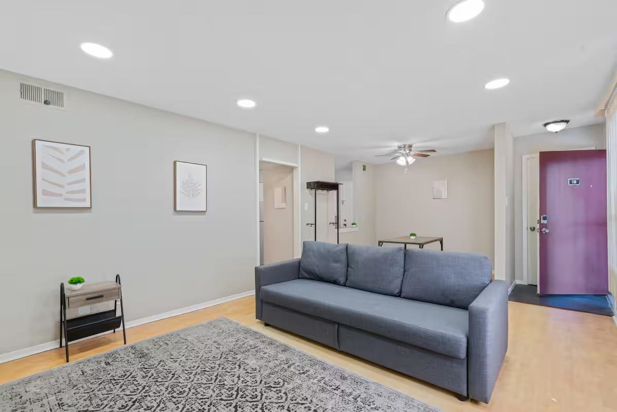 108 N BELVEDERE BLVD Unit: 18