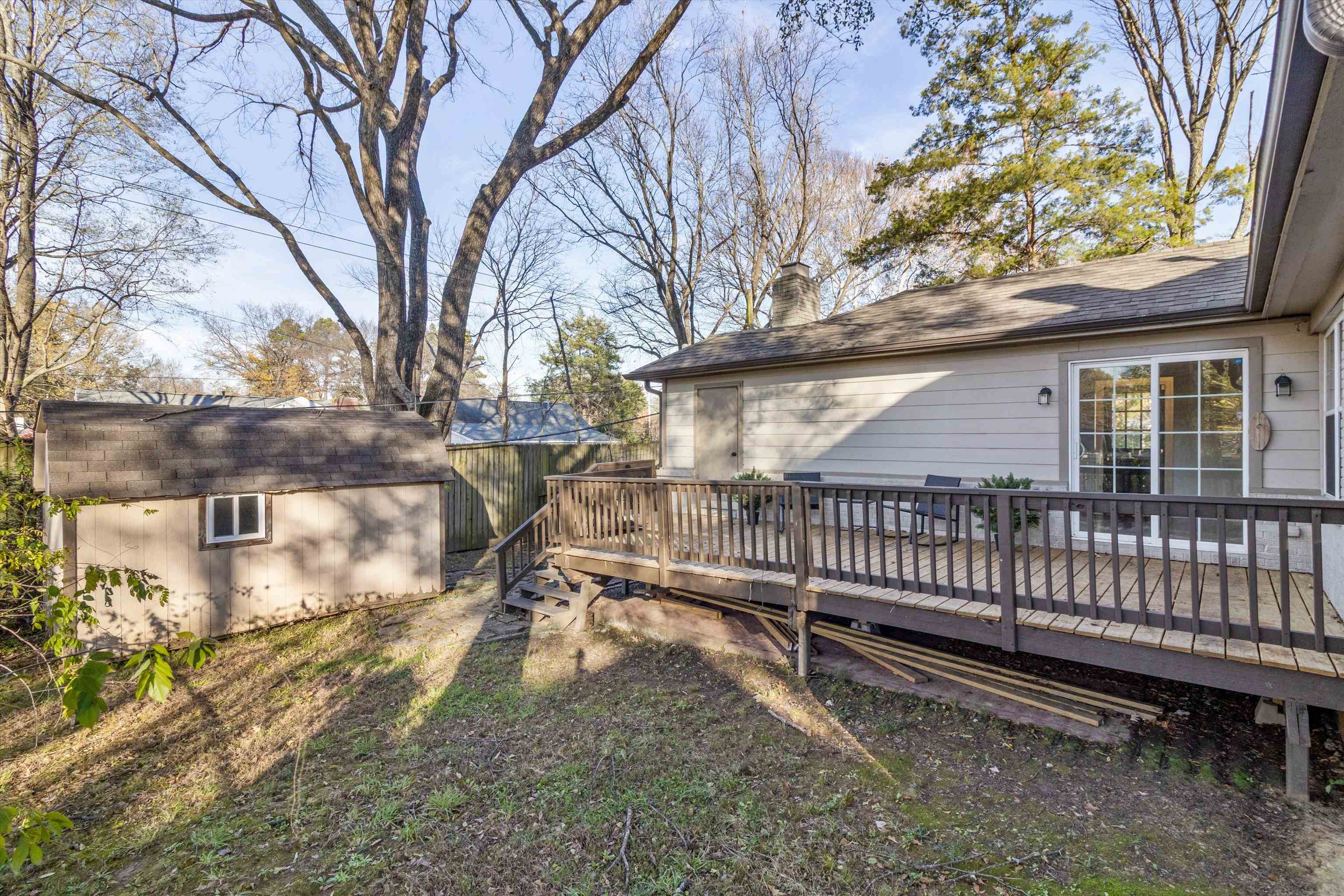 3688 PHILWOOD AVE