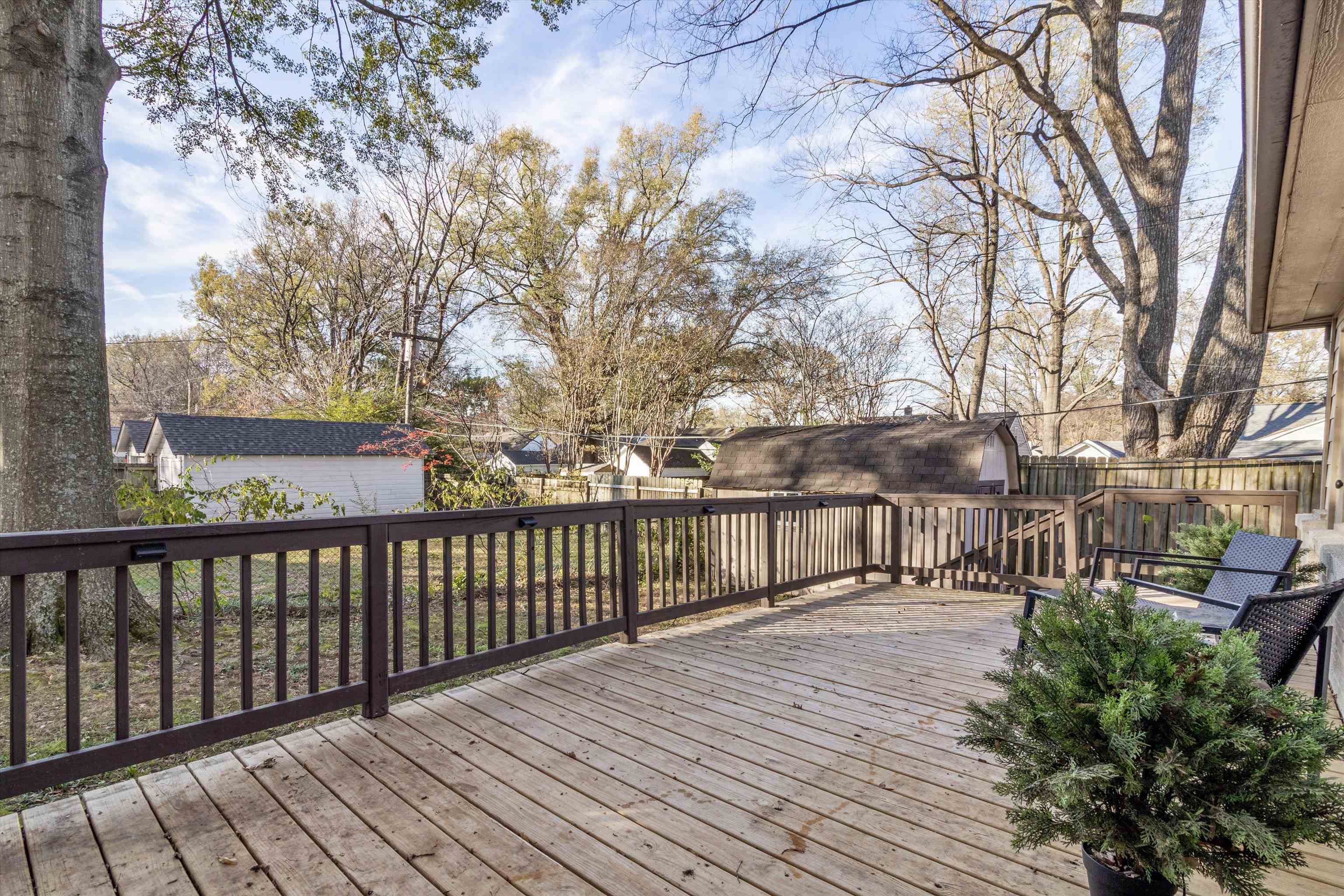 3688 PHILWOOD AVE