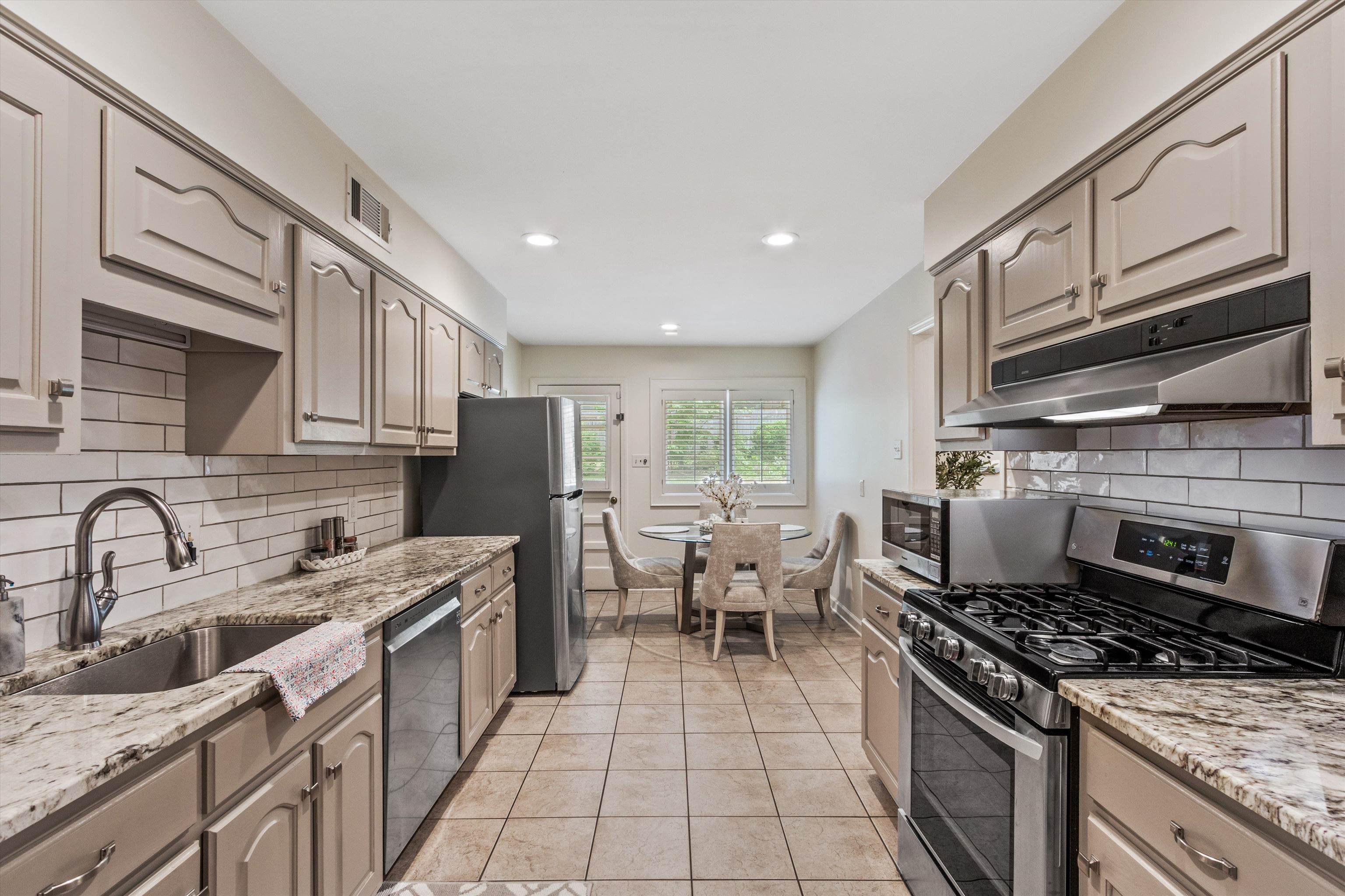 272 LEONORA DR