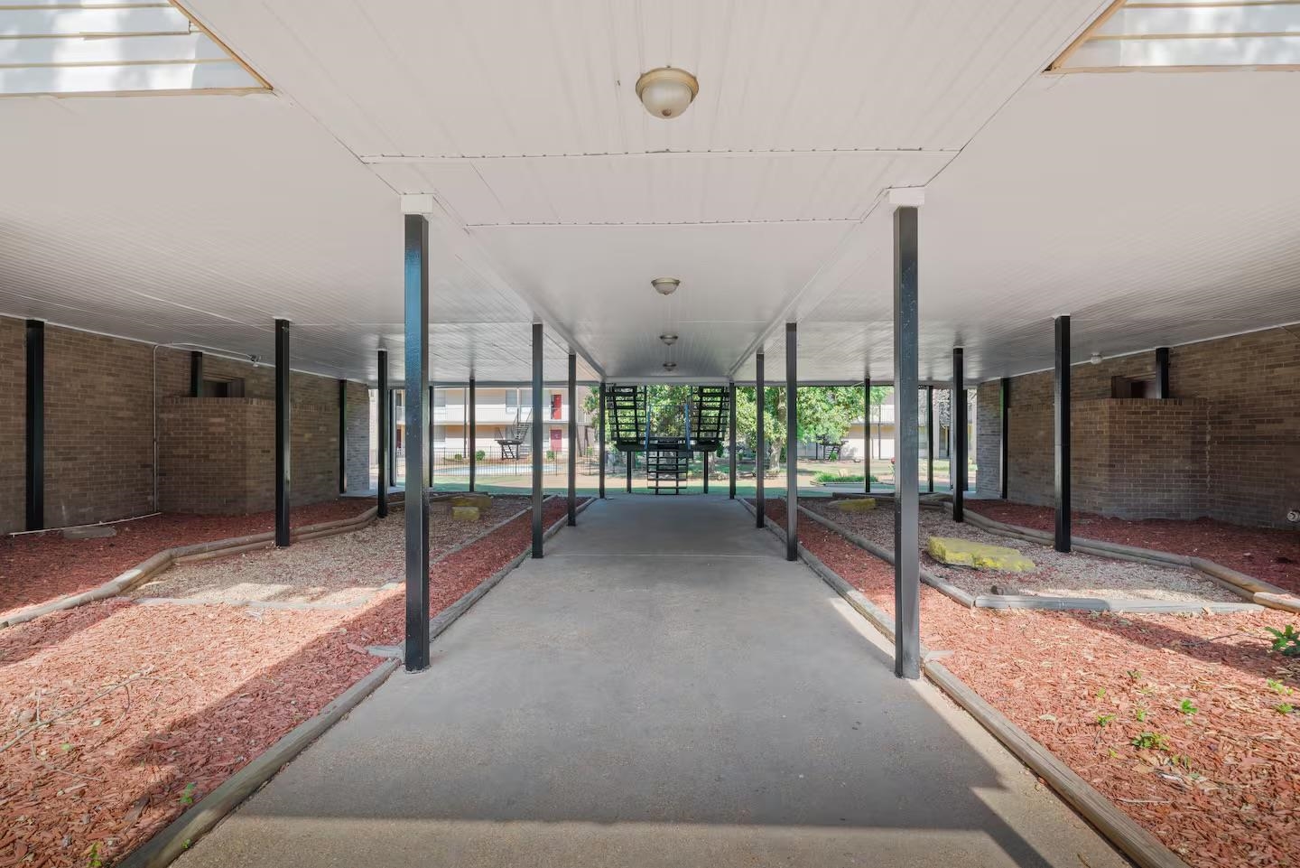 108 N BELVEDERE BLVD Unit: 18
