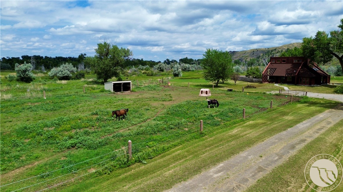 8533 Bighorn ROAD