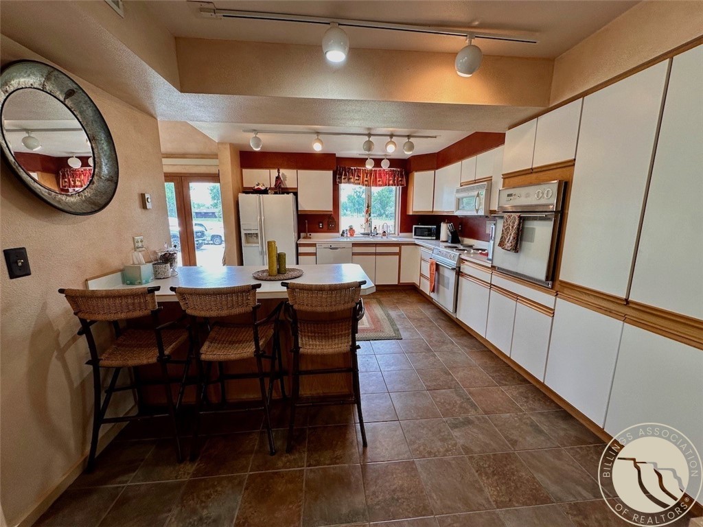 8533 Bighorn ROAD