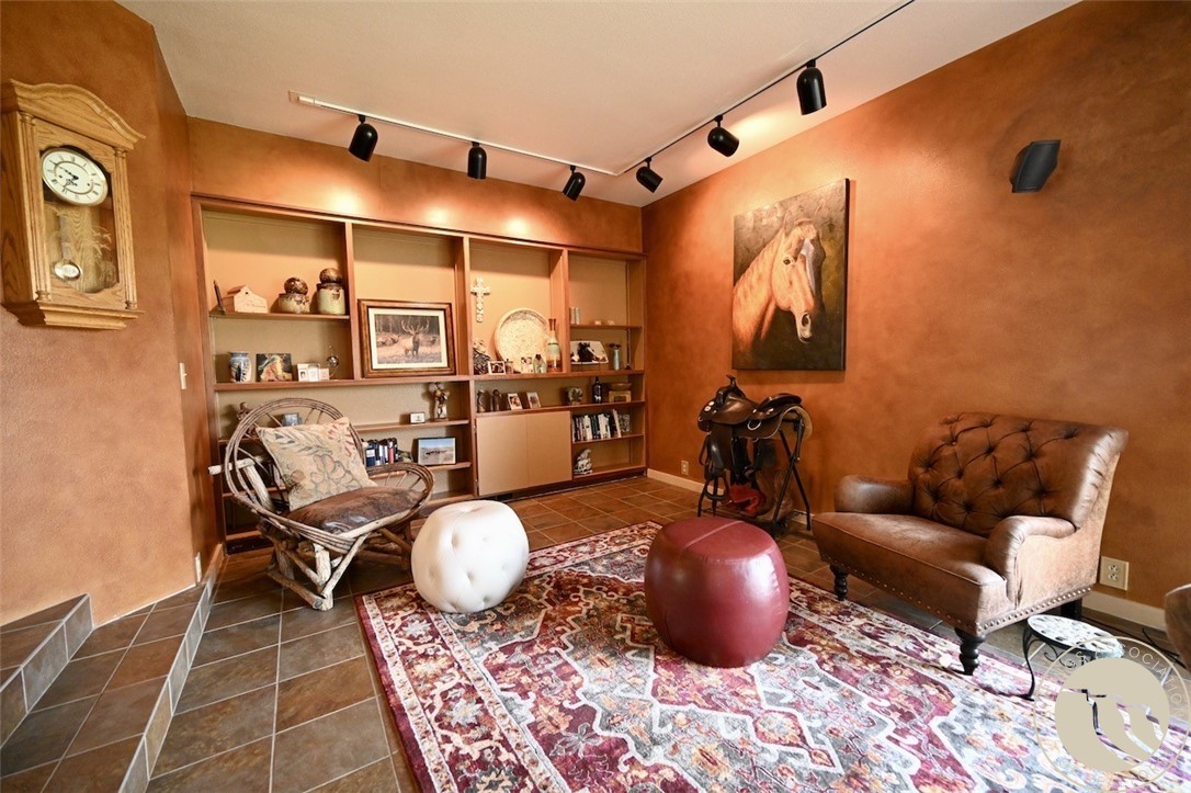 8533 Bighorn ROAD