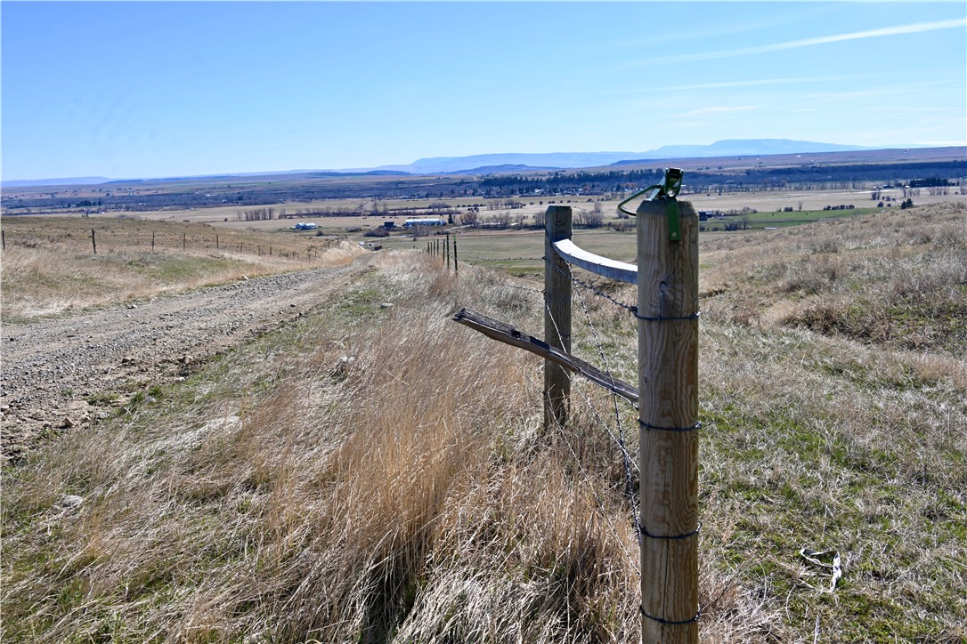 40 Acres Maki Johnson ROAD