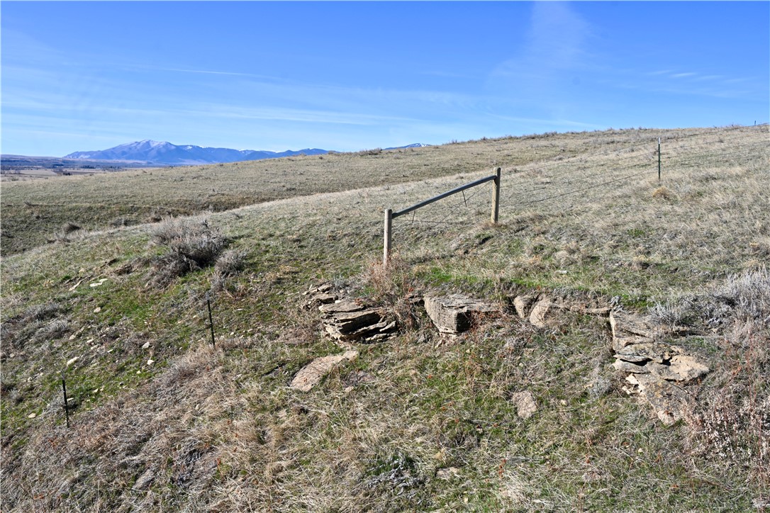 40 Acres Maki Johnson ROAD