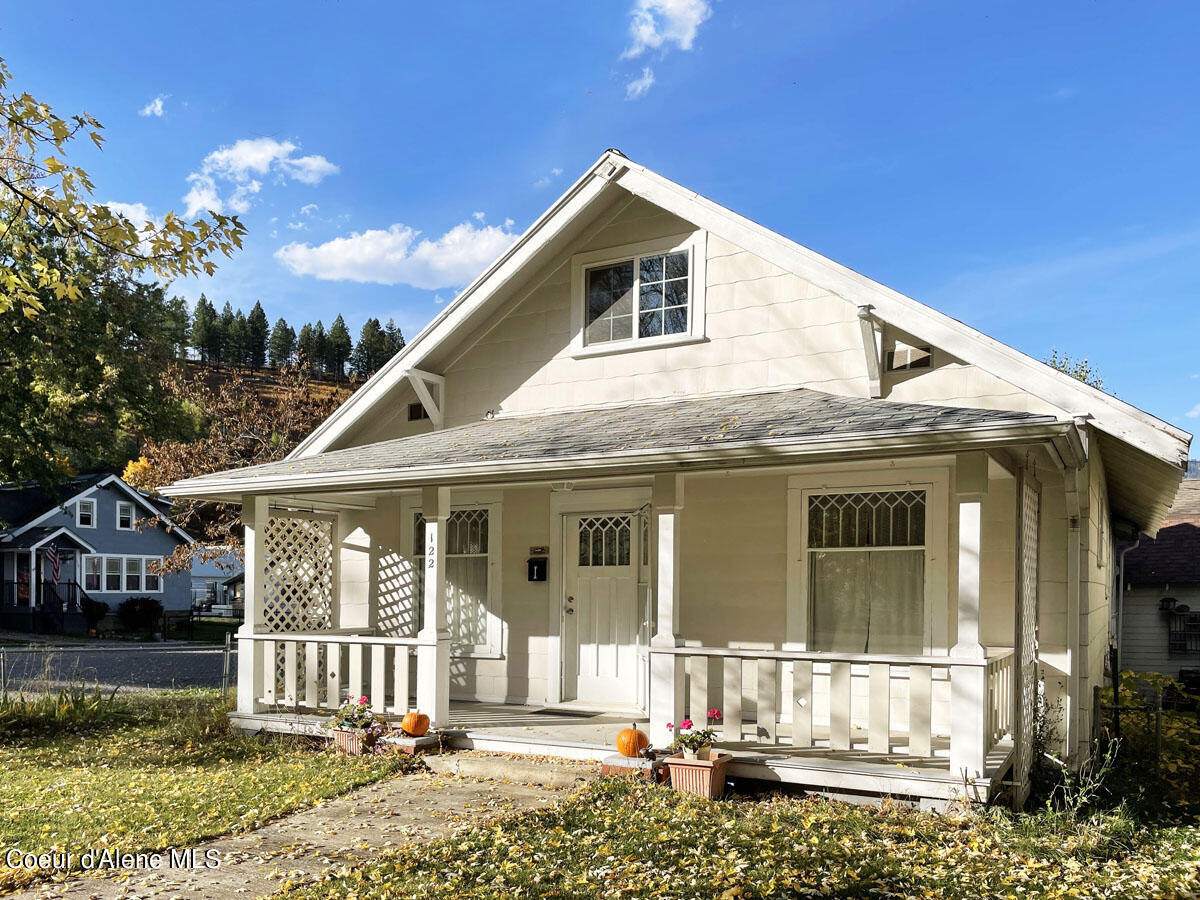 122 Gold Avenue