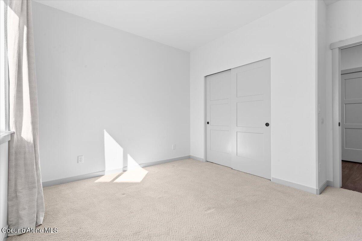 6975 N DEGAS DR
