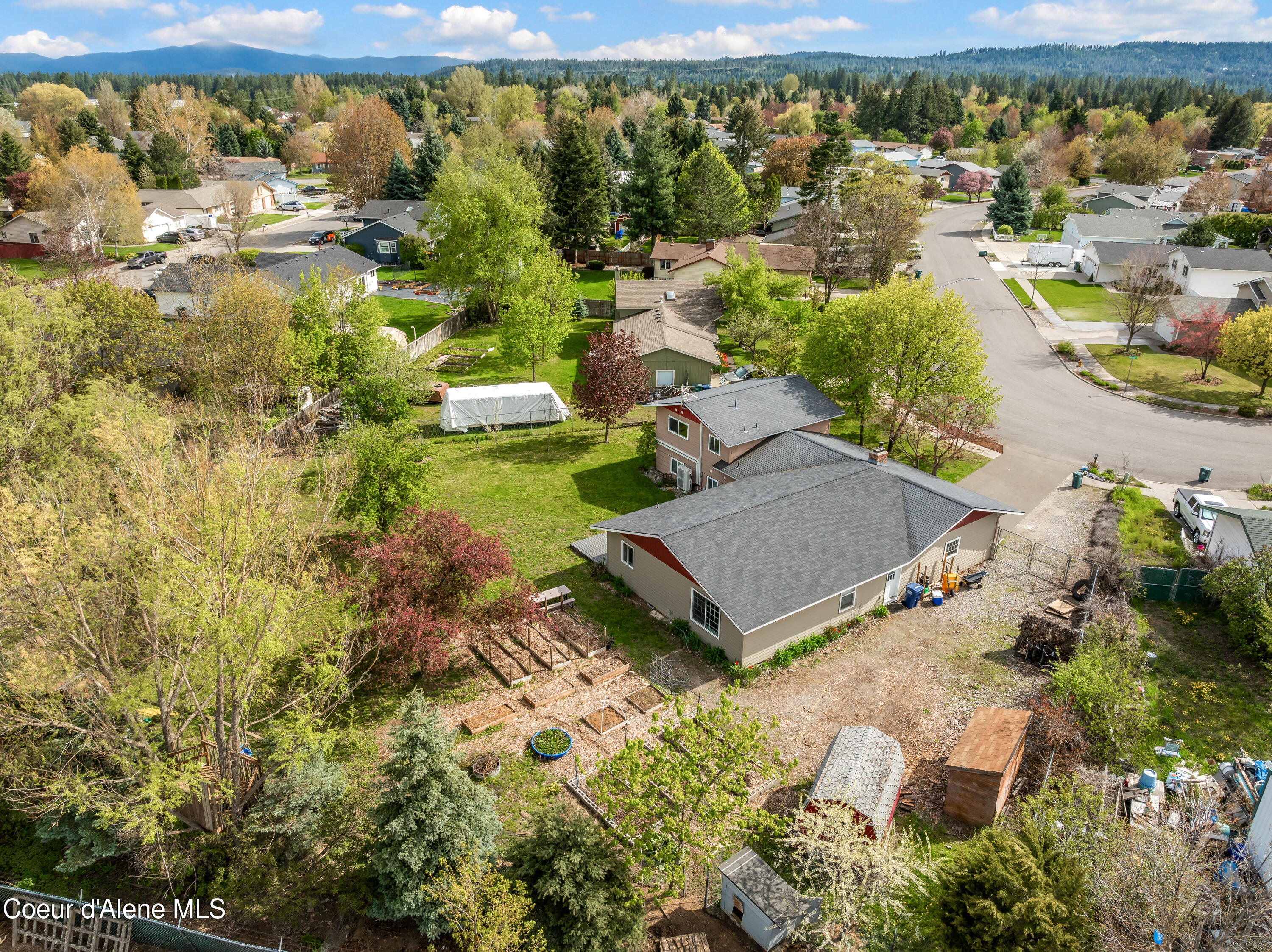 3609 W SHERLOCK AVE