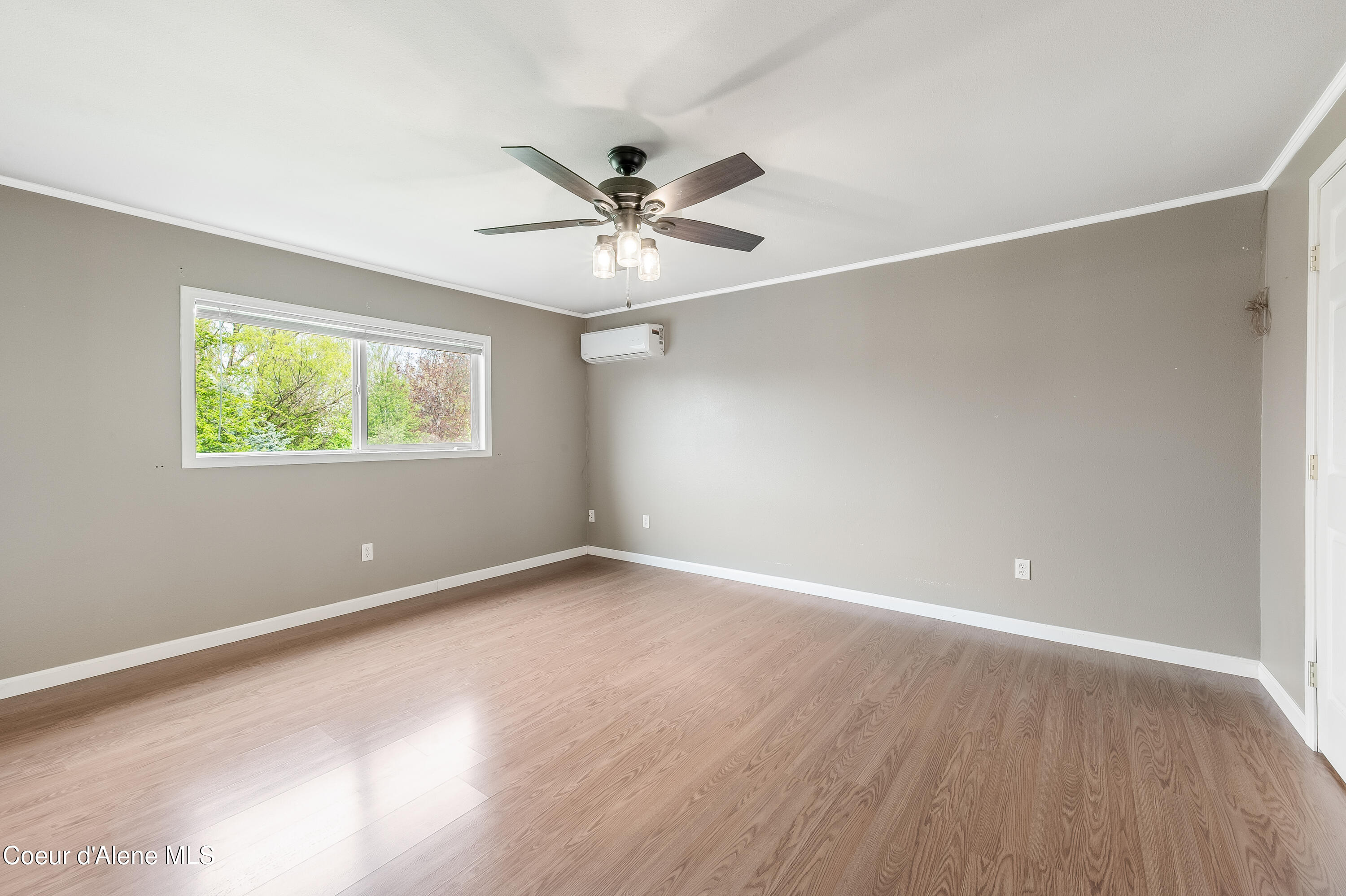 3609 W SHERLOCK AVE