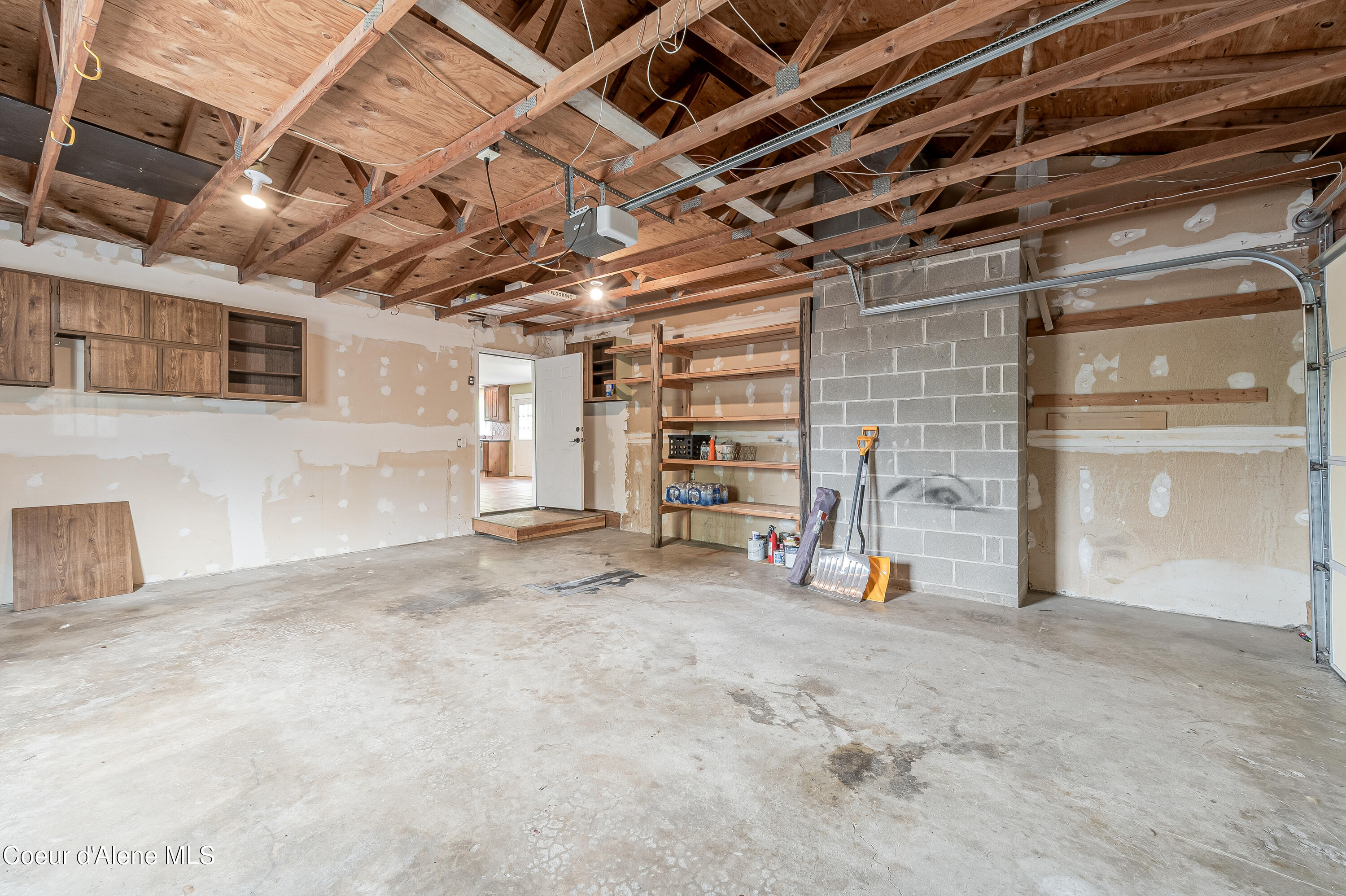 3609 W SHERLOCK AVE