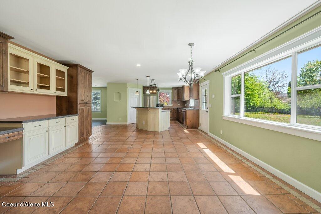 3609 W SHERLOCK AVE