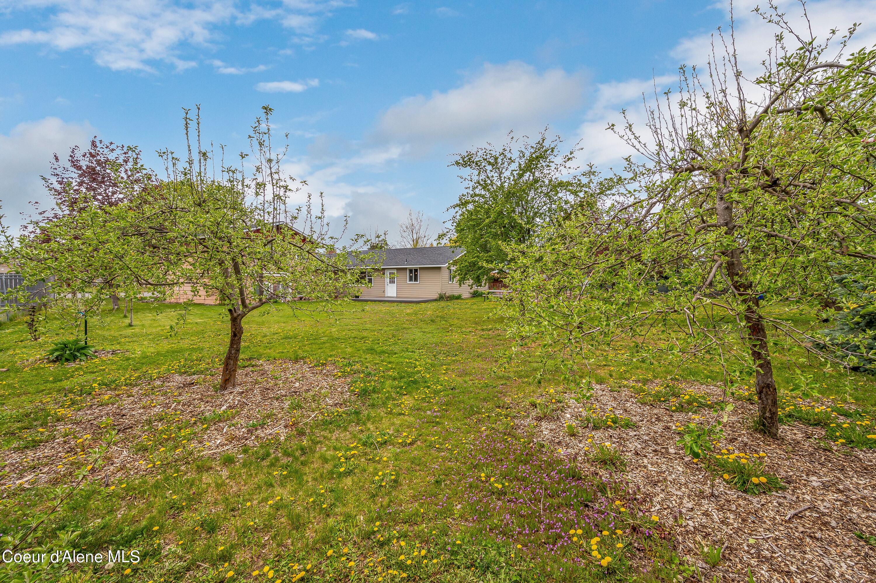 3609 W SHERLOCK AVE